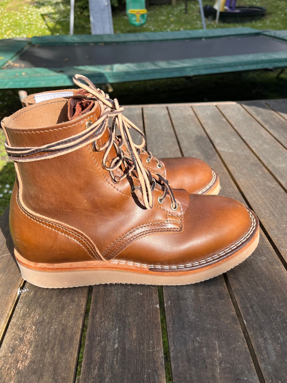 Photo by Dannflow on November 1, 2025 of the Nicks Free Range in Horween British Tan Chromexcel.