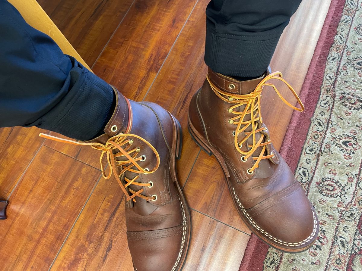 Photo by ConcreteLeatherFoot on March 2, 2023 of the Nicks Americana in Horween Orange Predator.