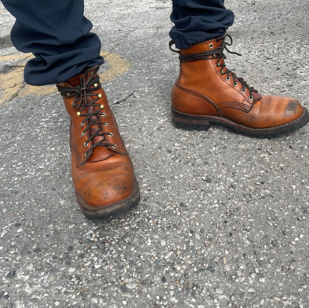 Photo by ConcreteLeatherFoot on February 29, 2024 of the Nicks DomePro in Wickett & Craig Tan English Bridle.