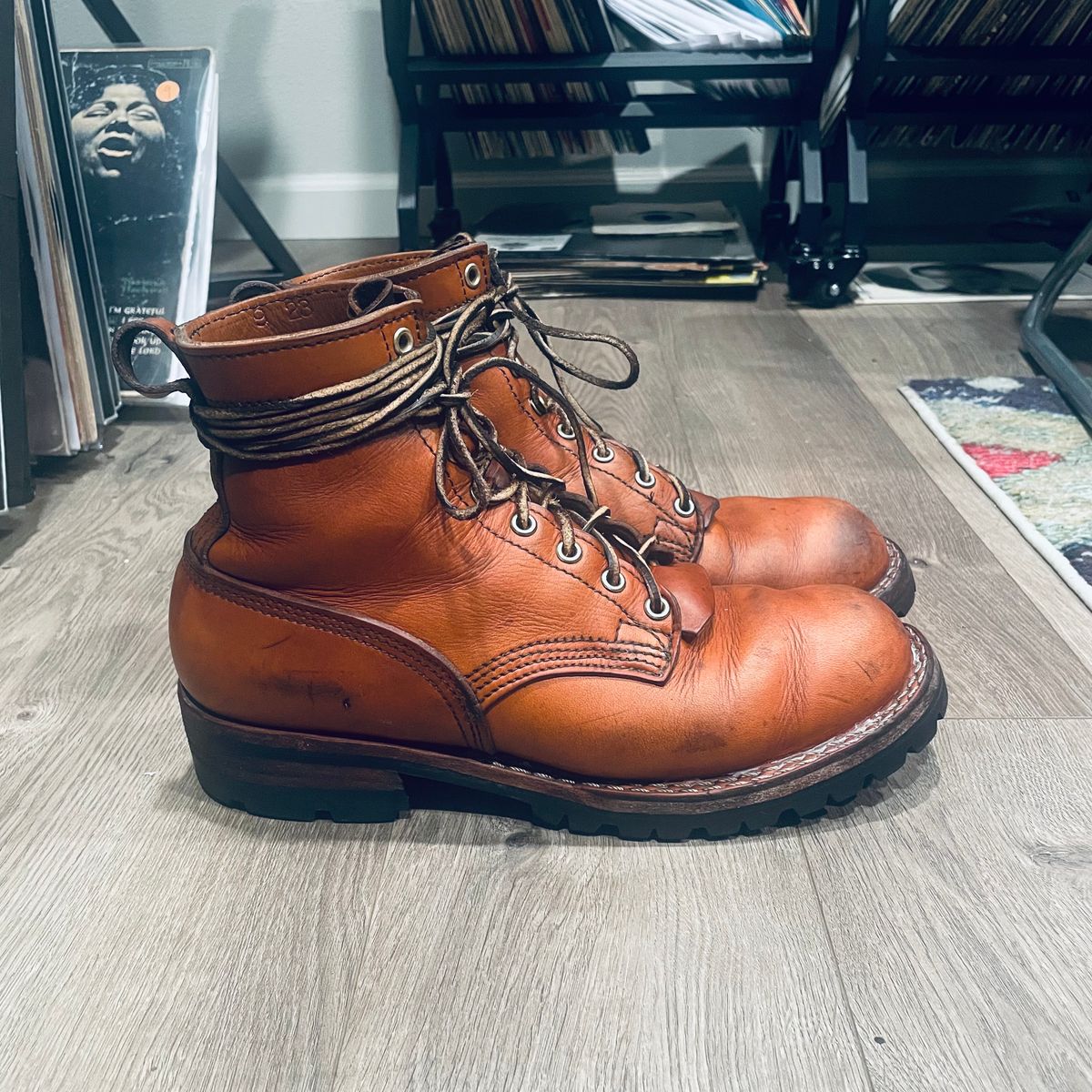 Photo by ConcreteLeatherFoot on March 3, 2024 of the Nicks DomePro in Wickett & Craig Tan English Bridle.