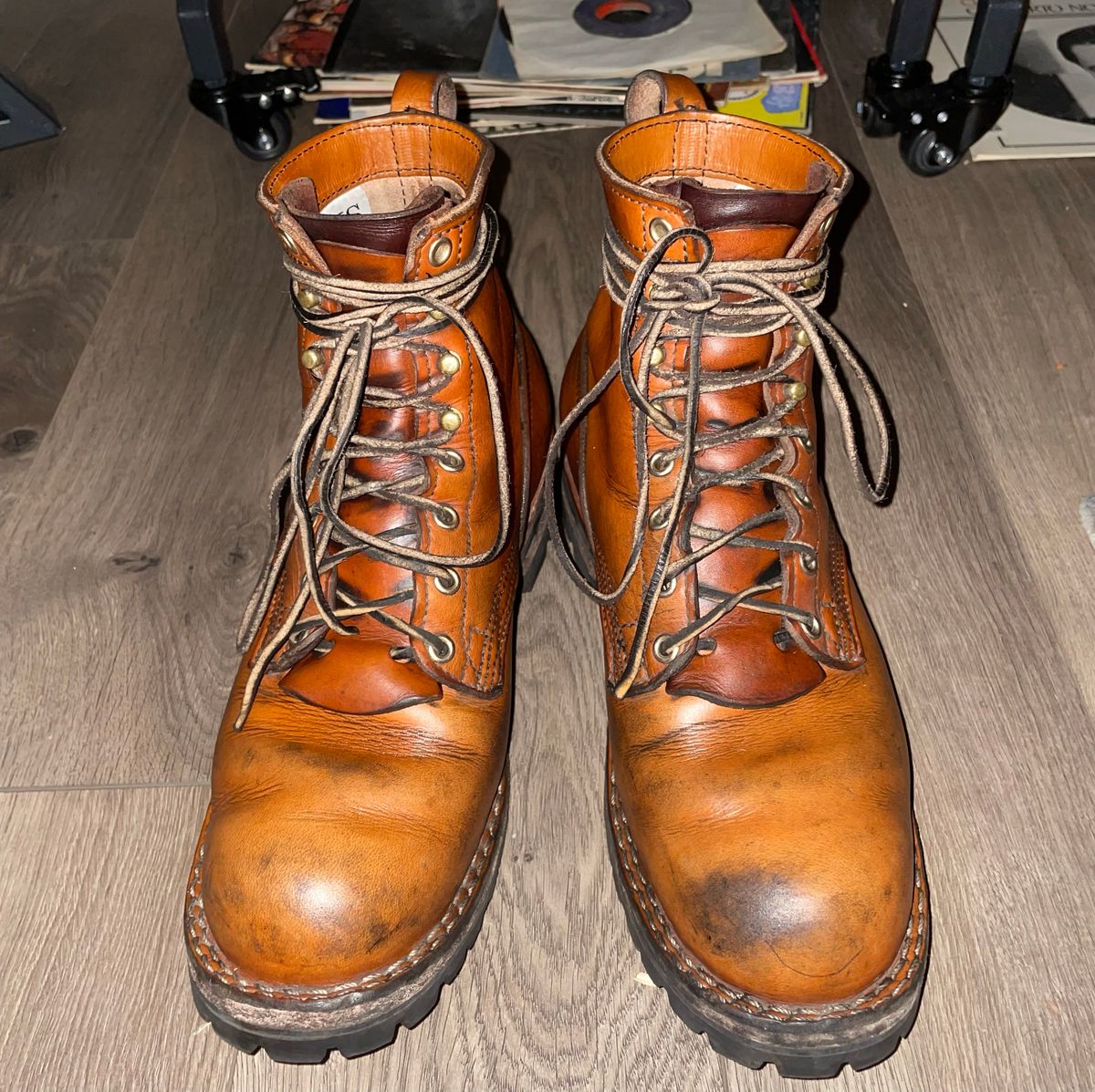 Photo by ConcreteLeatherFoot on March 11, 2024 of the Nicks DomePro in Wickett & Craig Tan English Bridle.