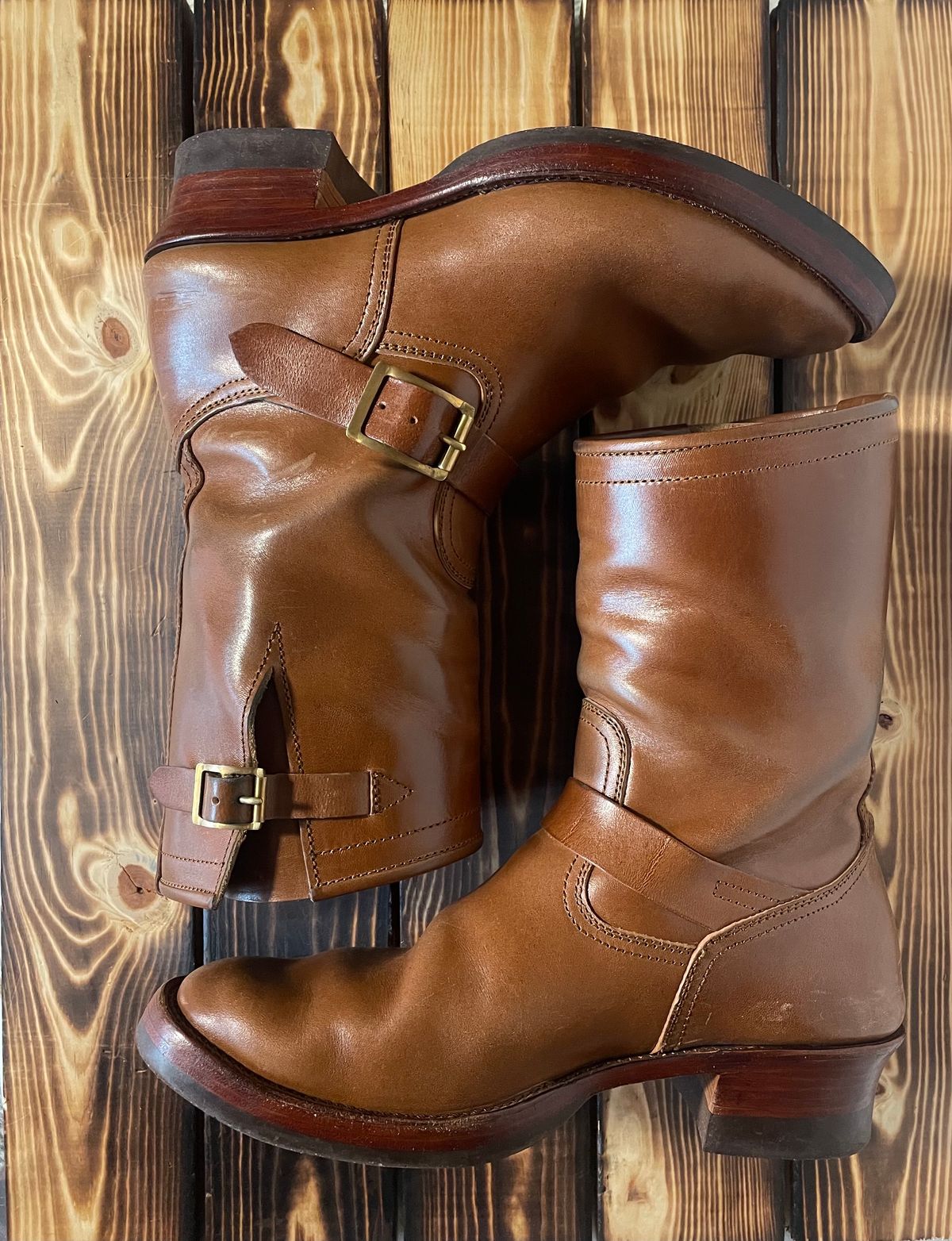 Photo by BacidiaGlory on November 4, 2023 of the Briselblack The Keeper 'Type 2' Engineer Boot in Maryam Toscanello Horsebutt.