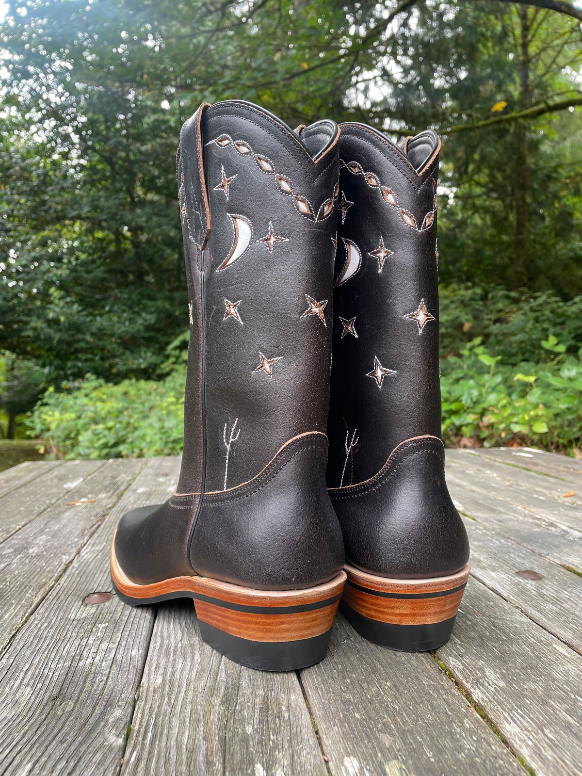 Photo by BacidiaGlory on October 4, 2025 of the Briselblack The Bullet in Horween Java Waxed Flesh.
