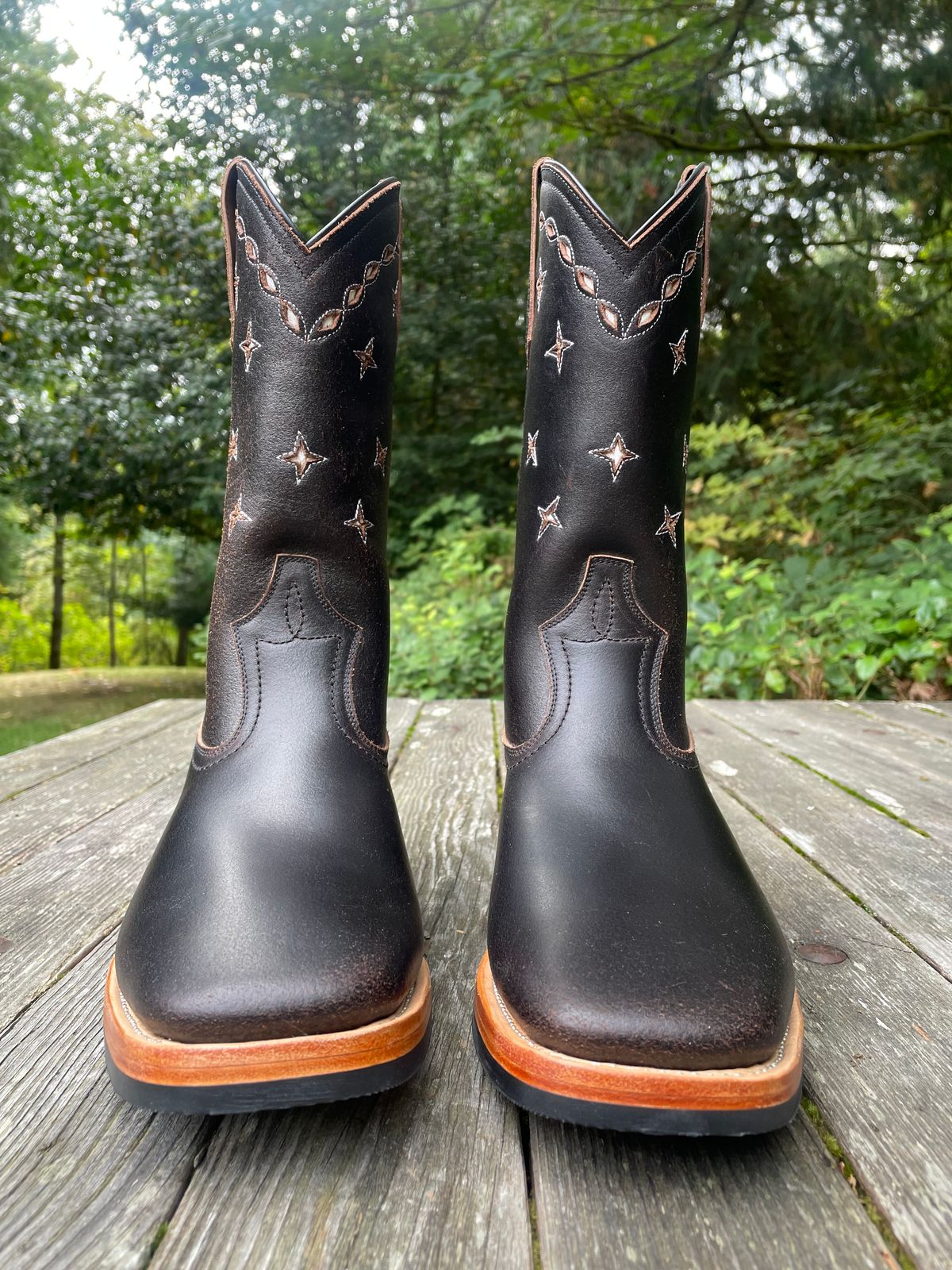 Photo by BacidiaGlory on October 4, 2025 of the Briselblack The Bullet in Horween Java Waxed Flesh.