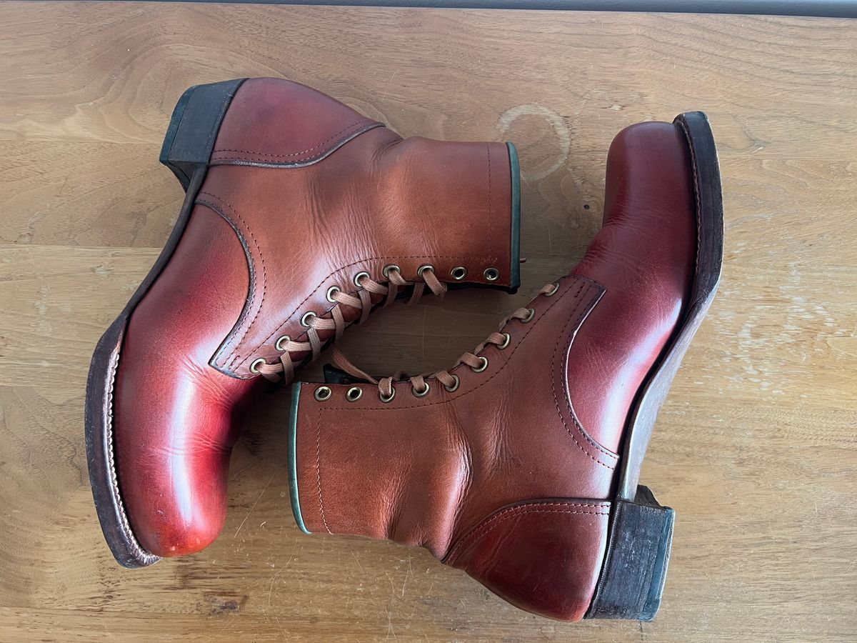 Photo by @isazae on February 3, 2026 of the Jorge Guadarrama Custom Model in Horween English Tan Derby.