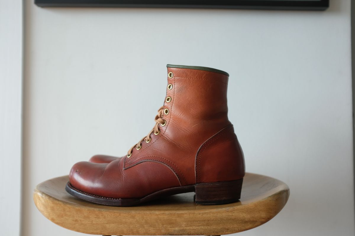 Photo by @isazae on April 4, 2026 of the Jorge Guadarrama Custom Model in Horween English Tan Derby.