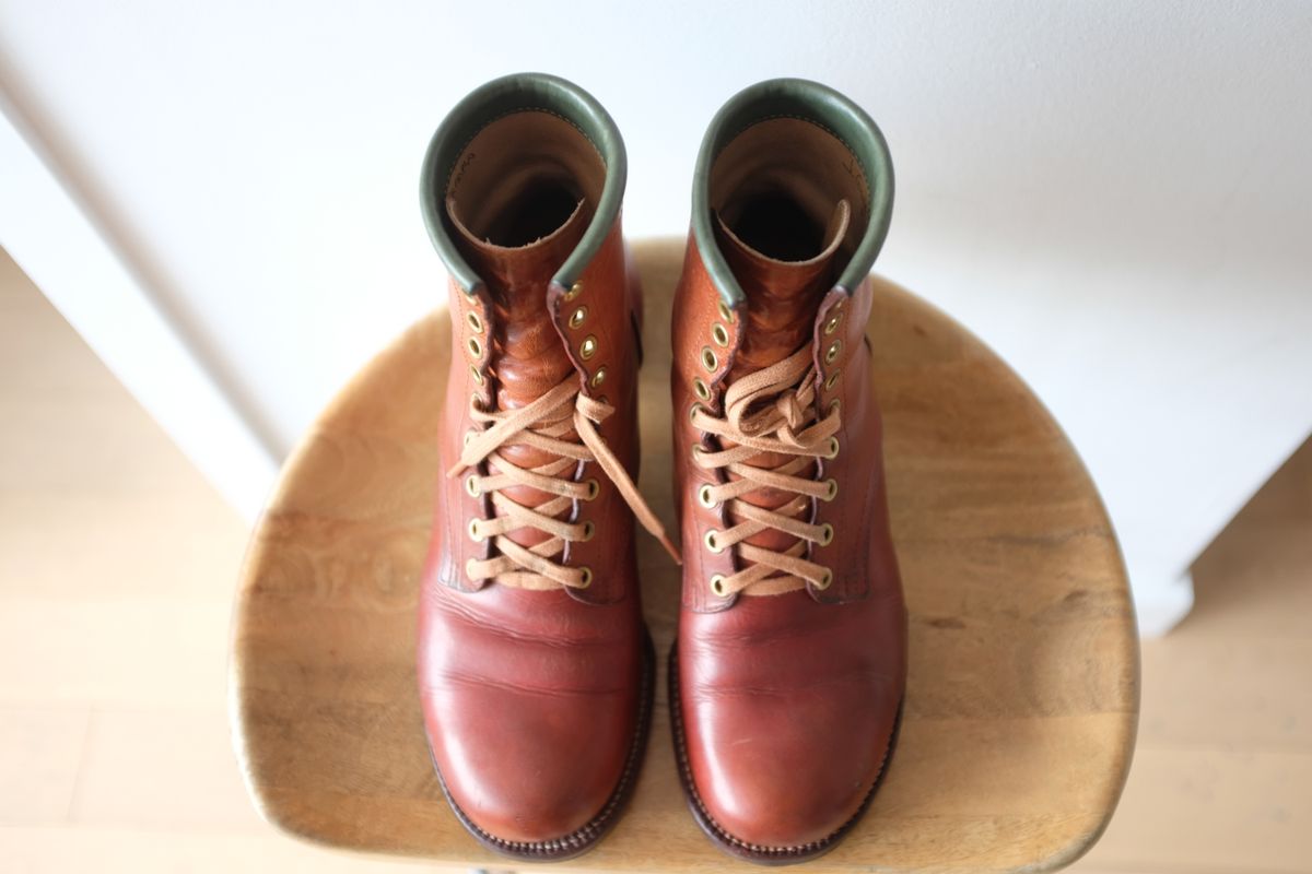 Photo by @isazae on April 4, 2026 of the Jorge Guadarrama Custom Model in Horween English Tan Derby.