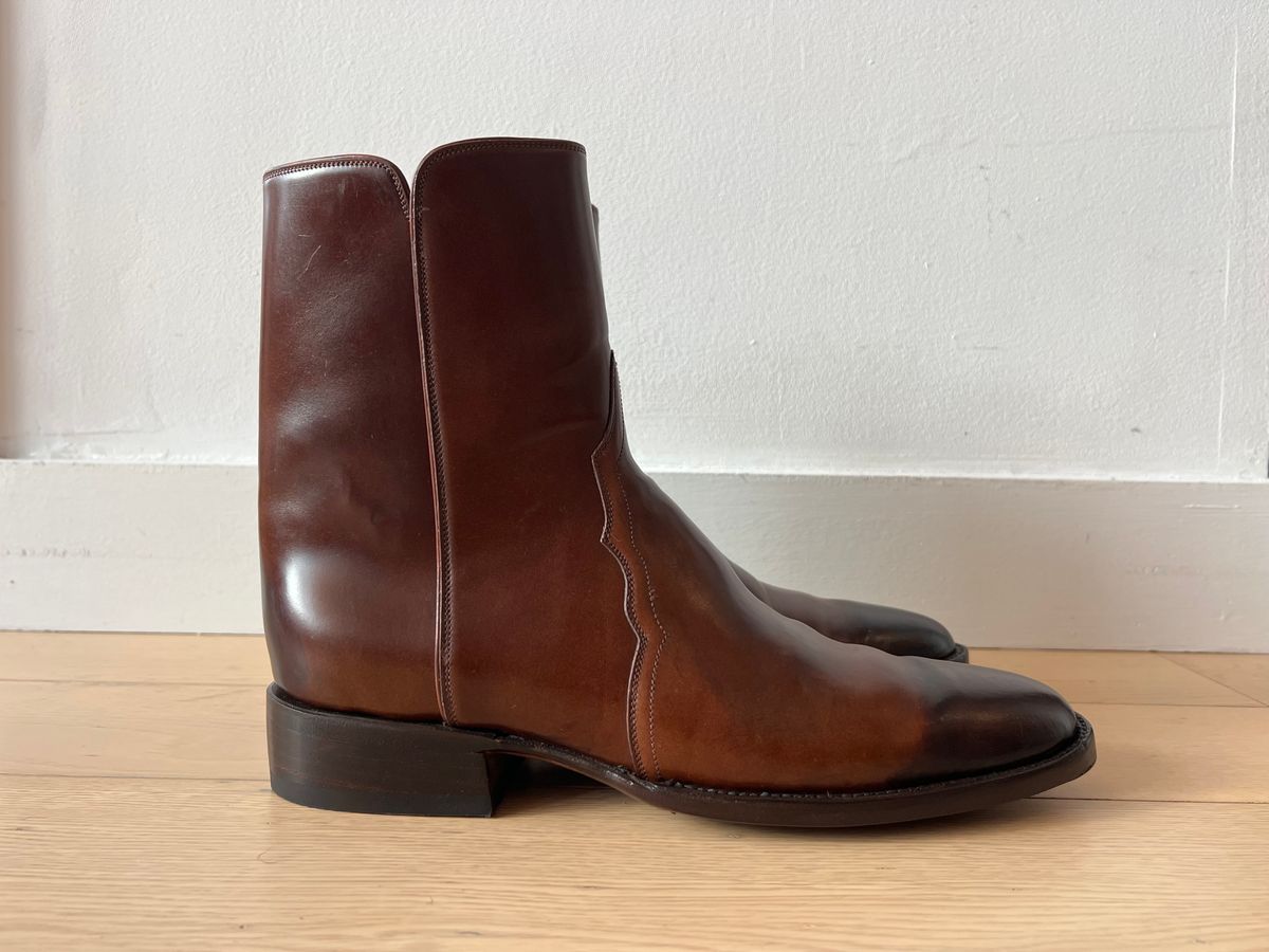 Photo by @isazae on October 1, 2024 of the Stallion Zorro Gallegos in Horween Dark Cognac Shell Cordovan.