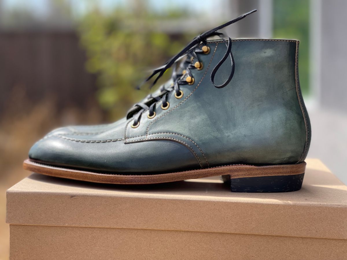 Photo by @isazae on October 1, 2022 of the Iron Boots FLT in Unlisted Leather.