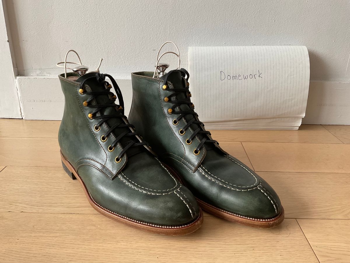 Photo by @isazae on October 1, 2022 of the Iron Boots FLT in Unlisted Leather.