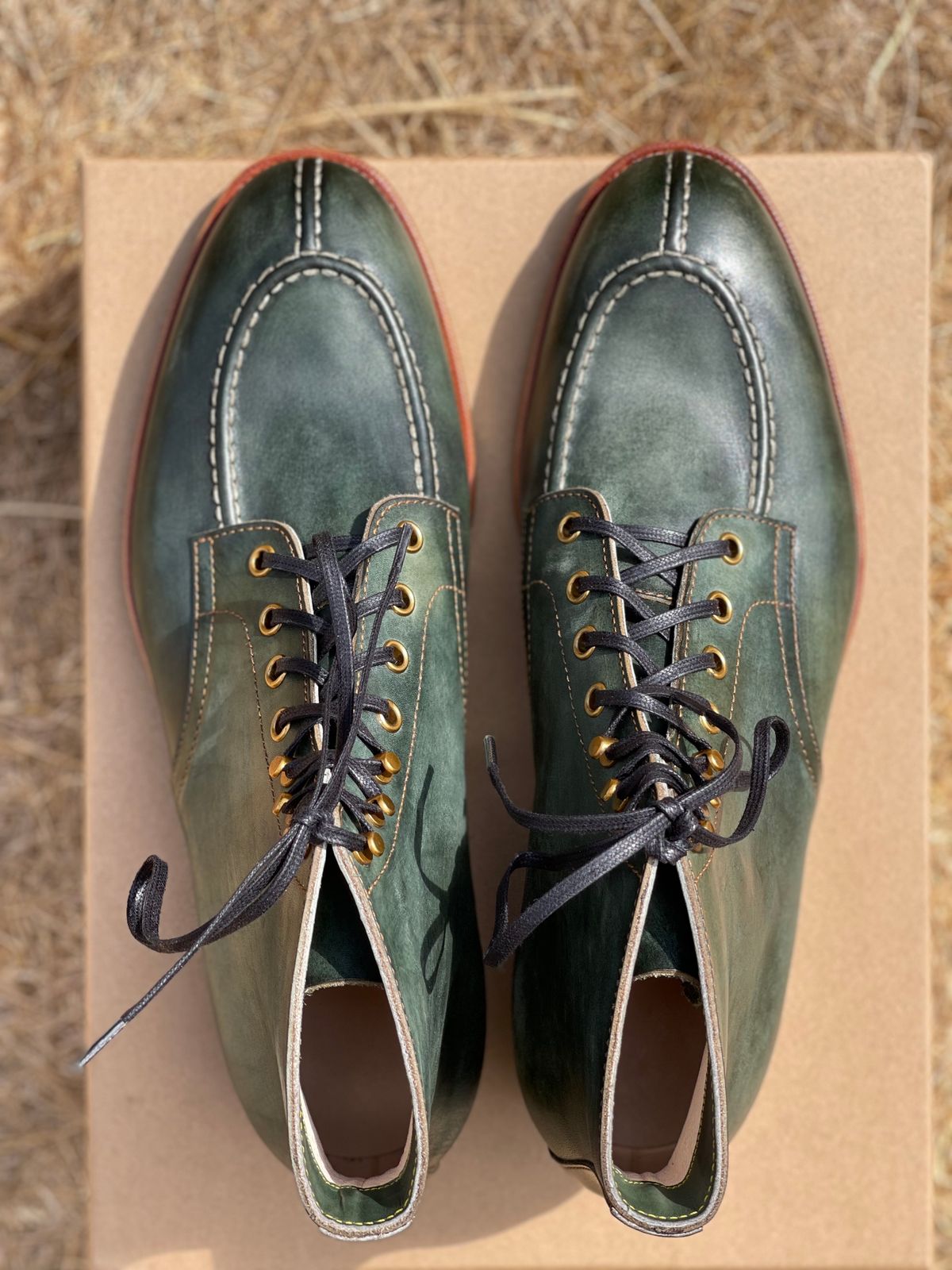 Photo by @isazae on October 1, 2022 of the Iron Boots FLT in Unlisted Leather.