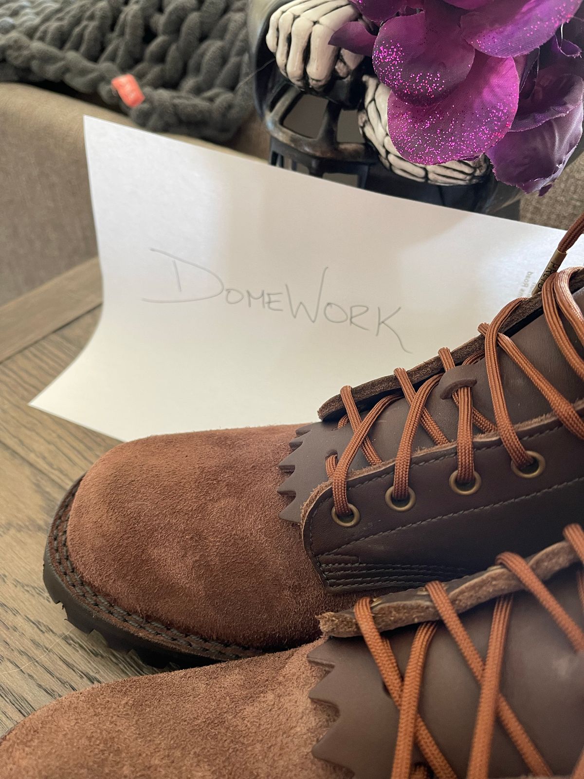 Photo by EnieJr on October 1, 2022 of the JK Boots Superduty in Seidel Brown Oil Tan Roughout.