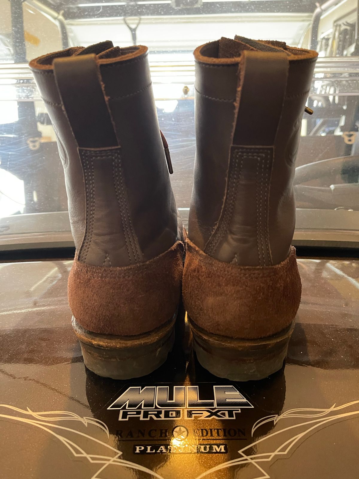 Photo by EnieJr on November 4, 2022 of the JK Boots Superduty in Seidel Brown Oil Tan Roughout.