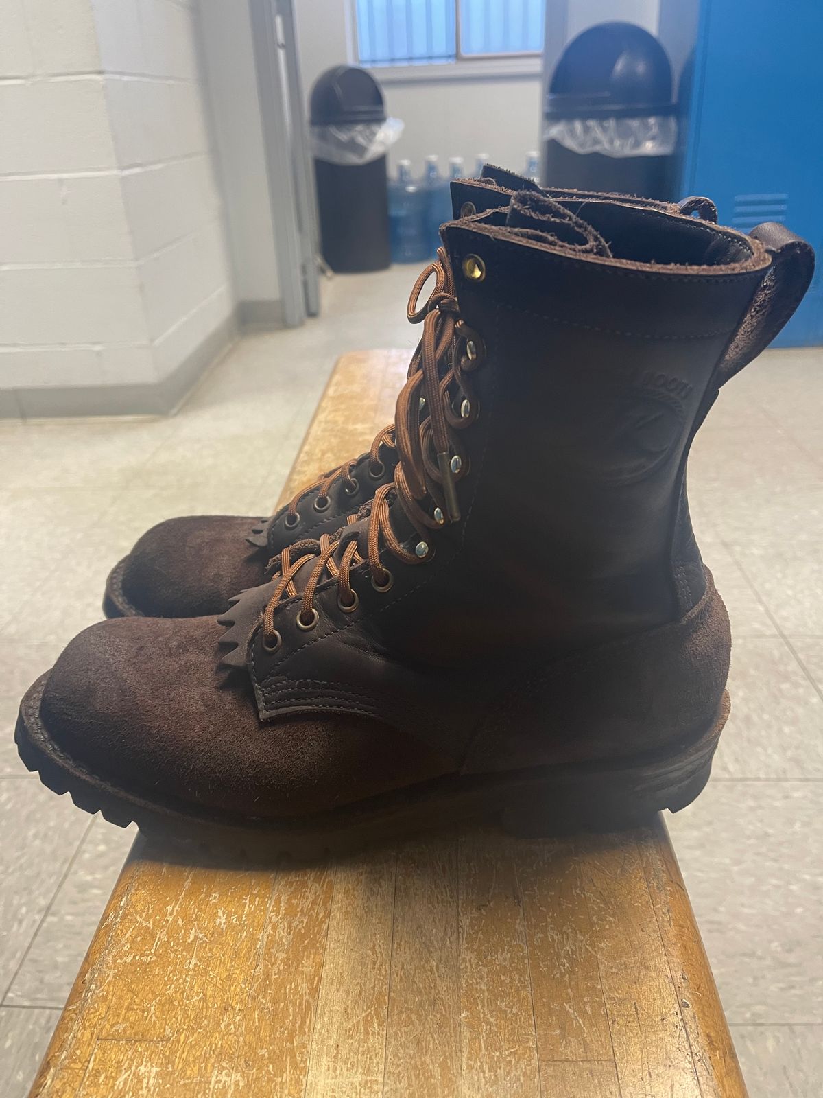 Photo by EnieJr on January 4, 2023 of the JK Boots Superduty in Seidel Brown Oil Tan Roughout.