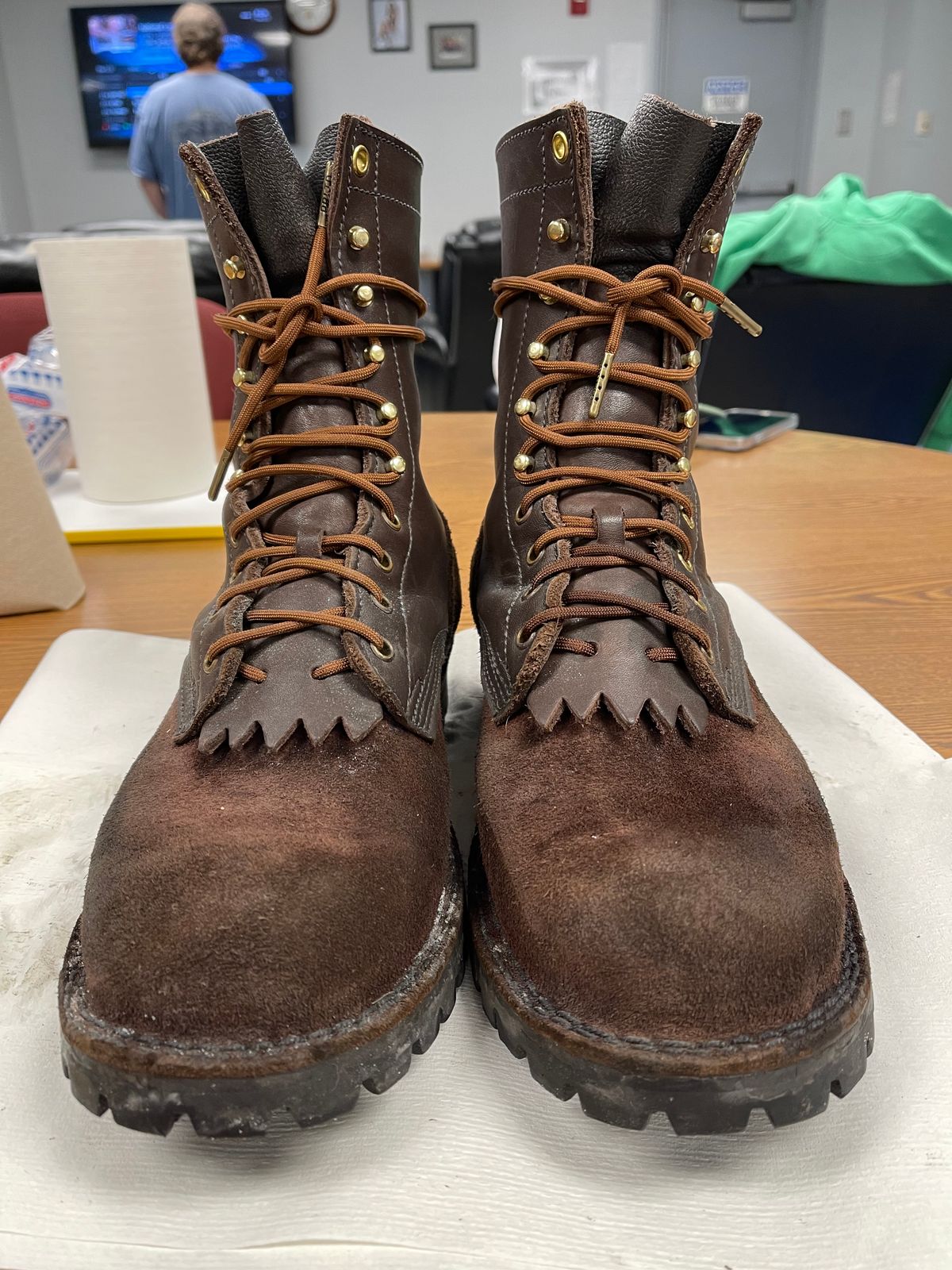 Photo by EnieJr on February 2, 2023 of the JK Boots Superduty in Seidel Brown Oil Tan Roughout.