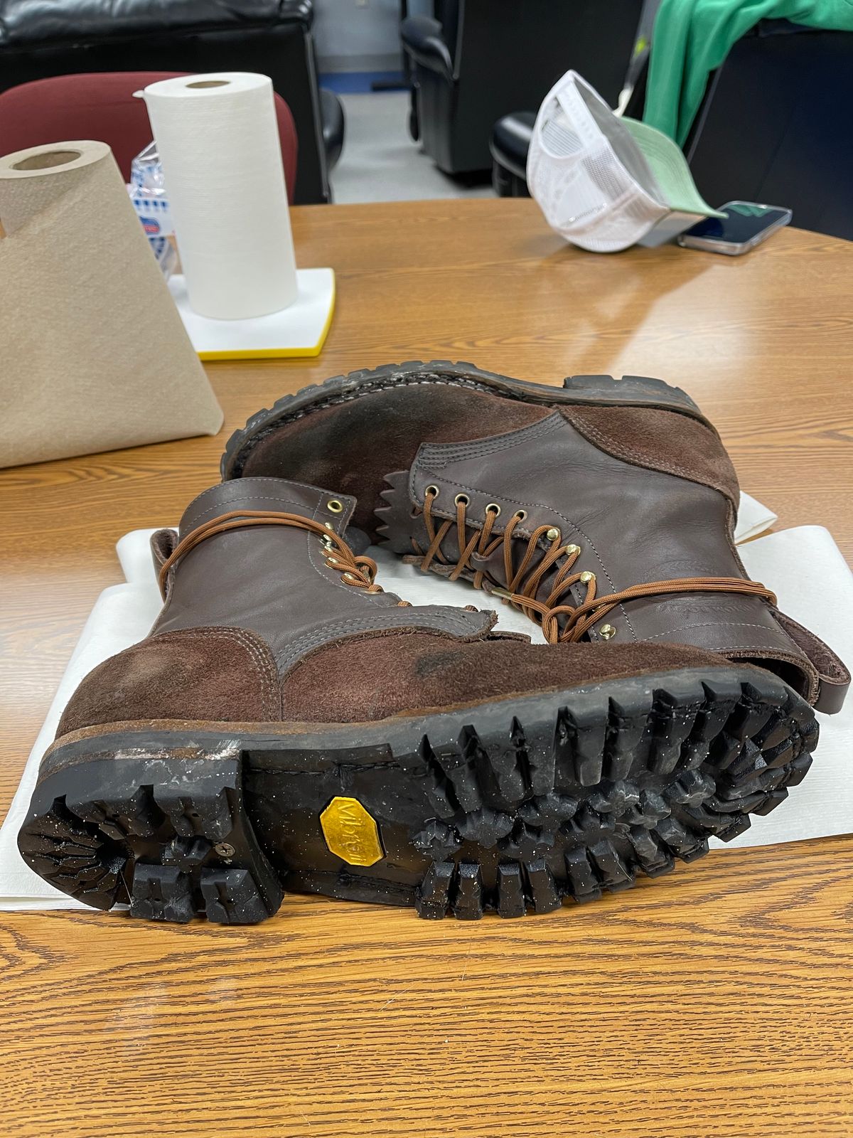 Photo by EnieJr on February 2, 2023 of the JK Boots Superduty in Seidel Brown Oil Tan Roughout.