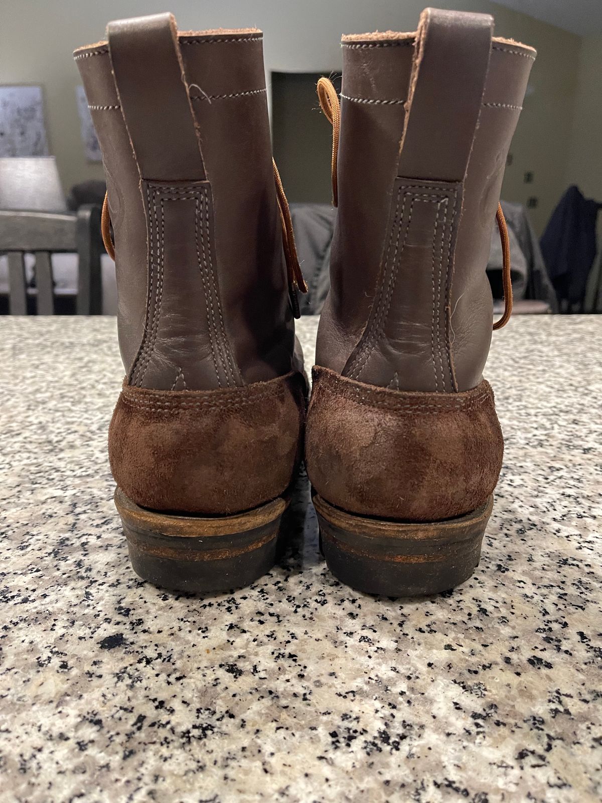 Photo by EnieJr on April 3, 2023 of the JK Boots Superduty in Seidel Brown Oil Tan Roughout.