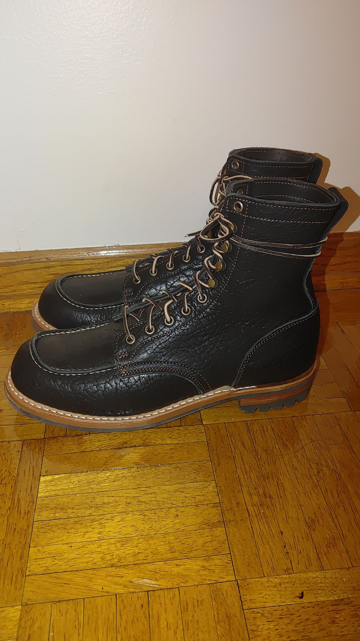 Photo by Exsufflicate on October 6, 2022 of the Truman Upland Boot in Law Tanning Black Big Horn Shrunken Bison.