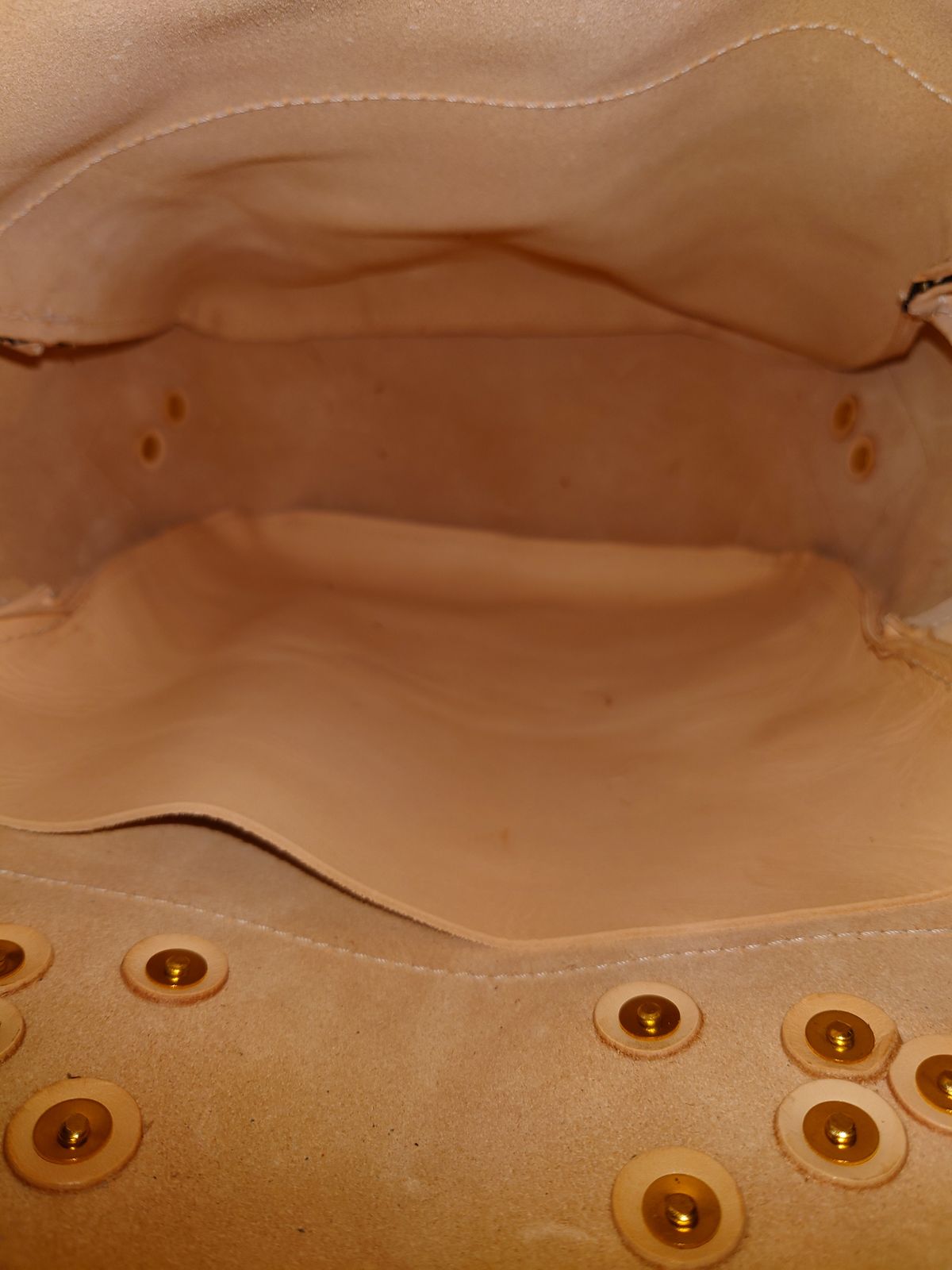 Photo by Exsufflicate on October 3, 2025 of the Go Forth Goods Classic Zippered Leather Backpack in Unknown Natural Veg Tan.