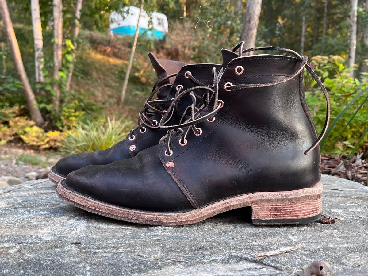 Photo by chukchuk on October 7, 2022 of the Endurance Leather Co. Unlisted Model in Horween Overdyed Chromexcel Horsehide.