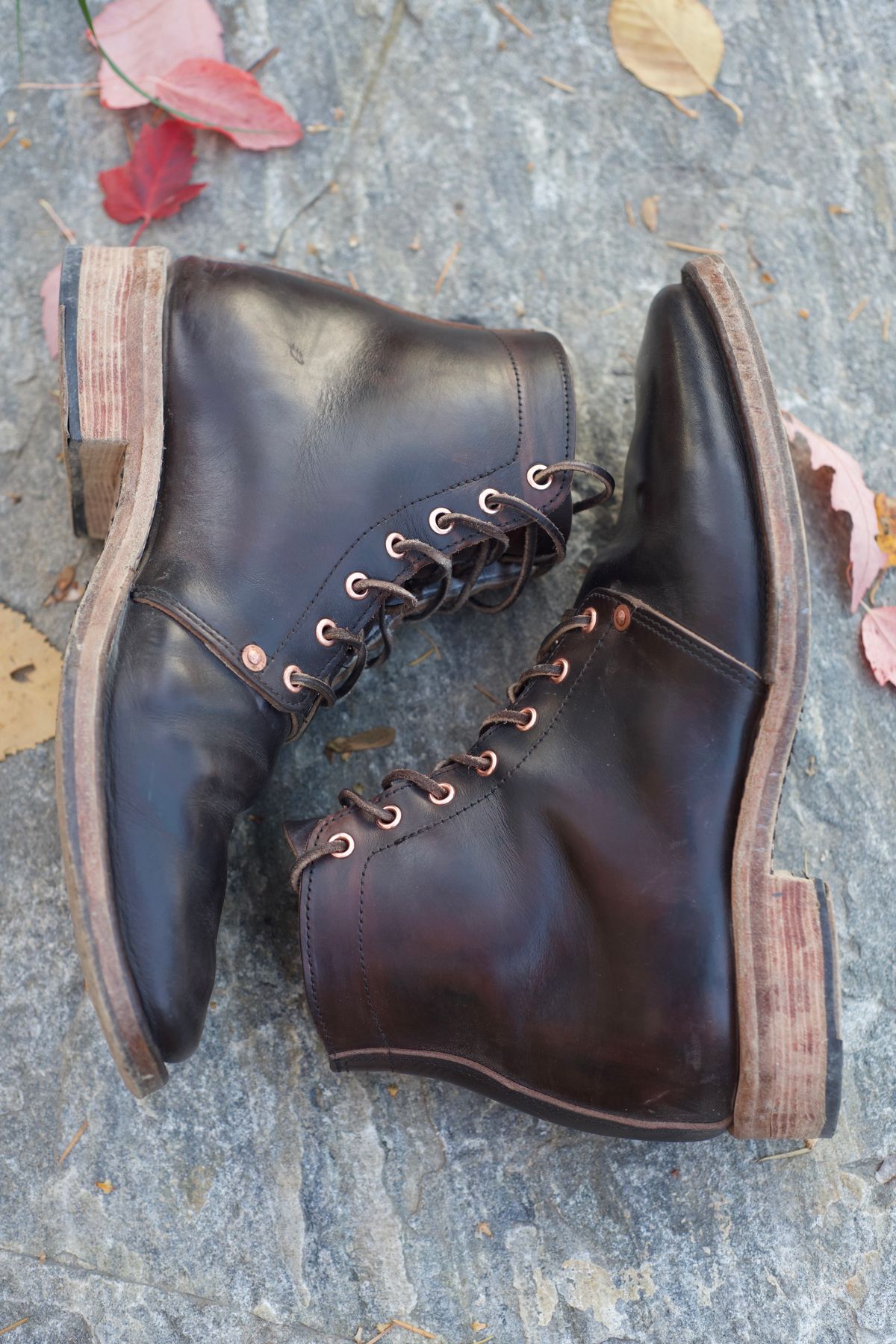 Photo by chukchuk on November 1, 2022 of the Endurance Leather Co. Unlisted Model in Horween Overdyed Chromexcel Horsehide.