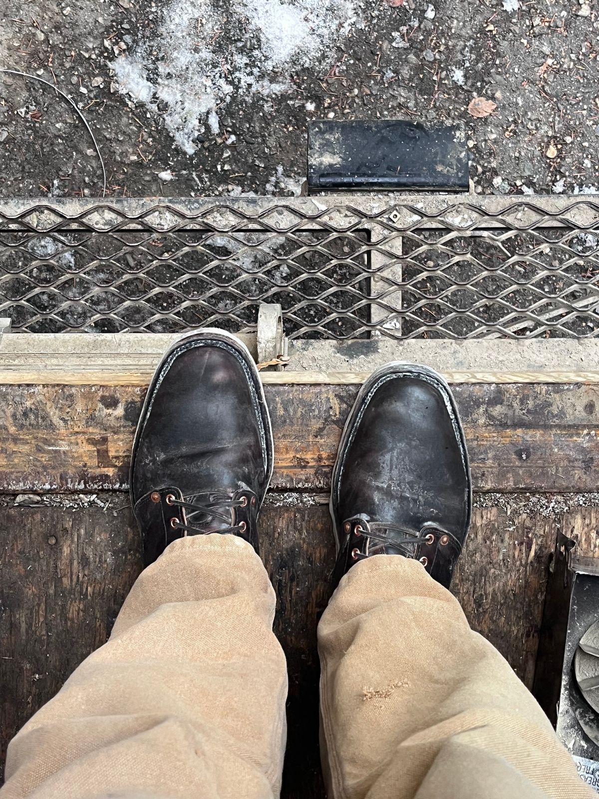Photo by chukchuk on December 14, 2022 of the Endurance Leather Co. Unlisted Model in Horween Overdyed Chromexcel Horsehide.