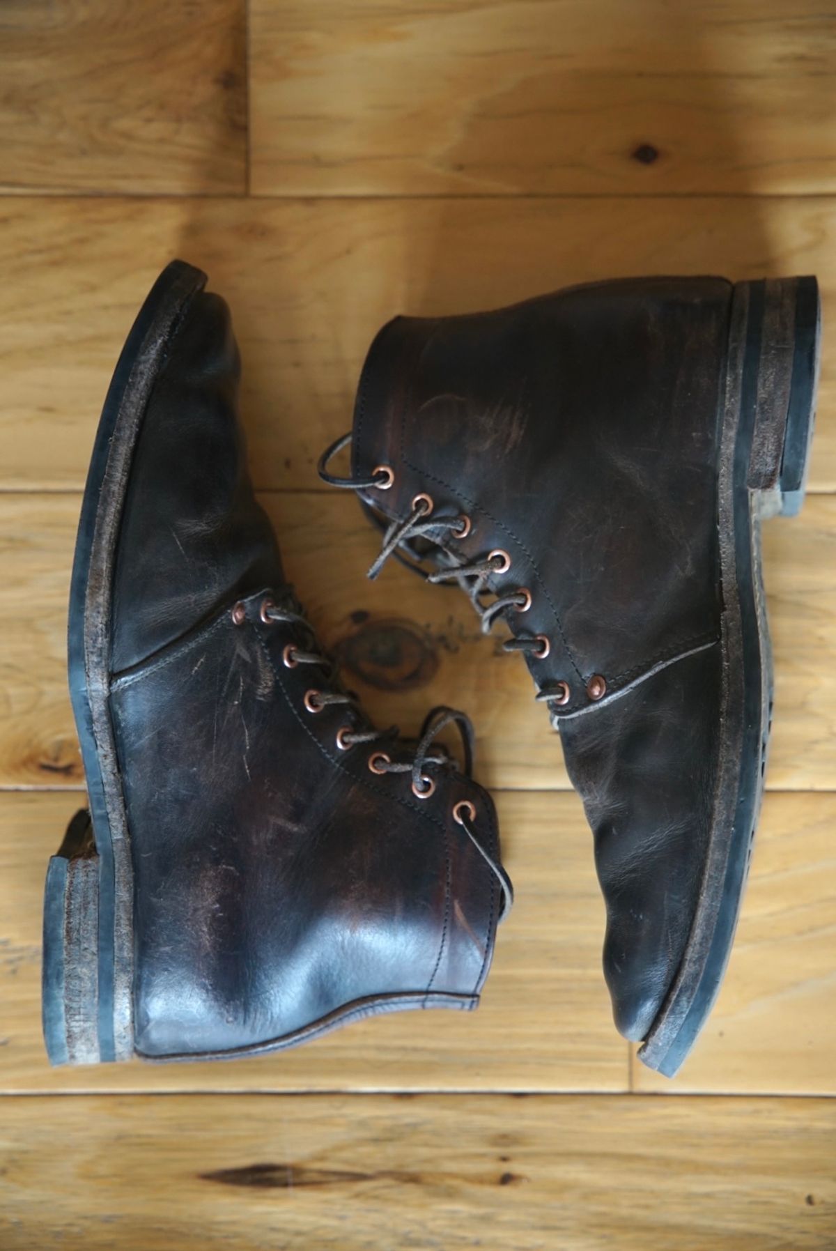 Photo by chukchuk on April 1, 2023 of the Endurance Leather Co. Unlisted Model in Horween Overdyed Chromexcel Horsehide.