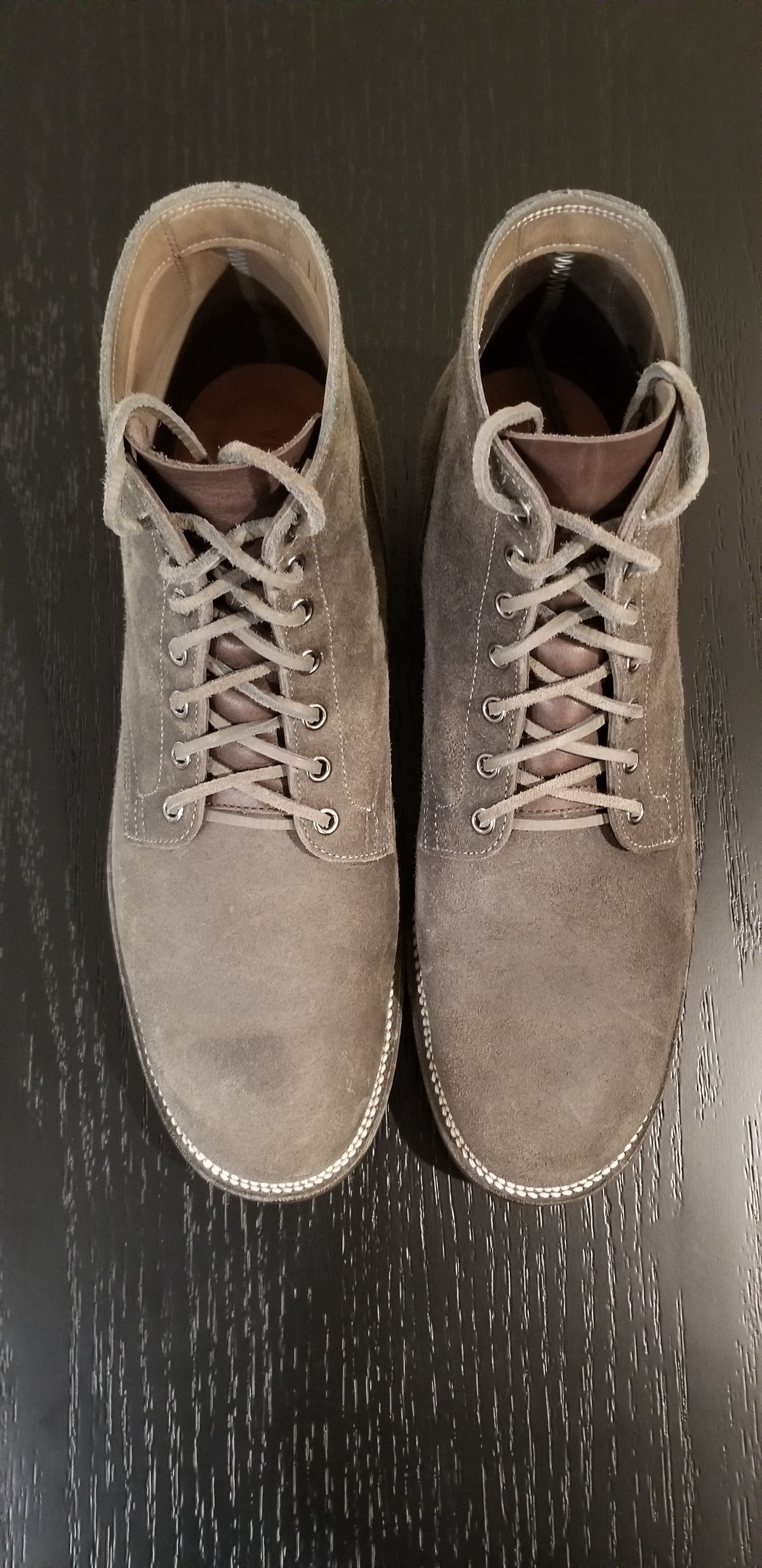 Photo by EzSteve on October 2, 2022 of the Viberg Service Boot in C.F. Stead Anthracite Waxed Roughout.