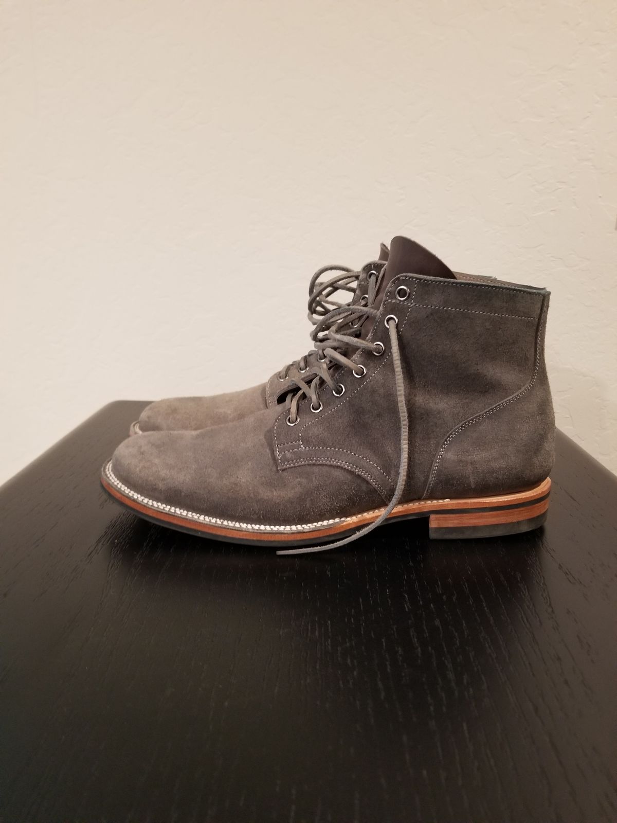 Photo by EzSteve on November 5, 2022 of the Viberg Service Boot in C.F. Stead Anthracite Waxed Roughout.