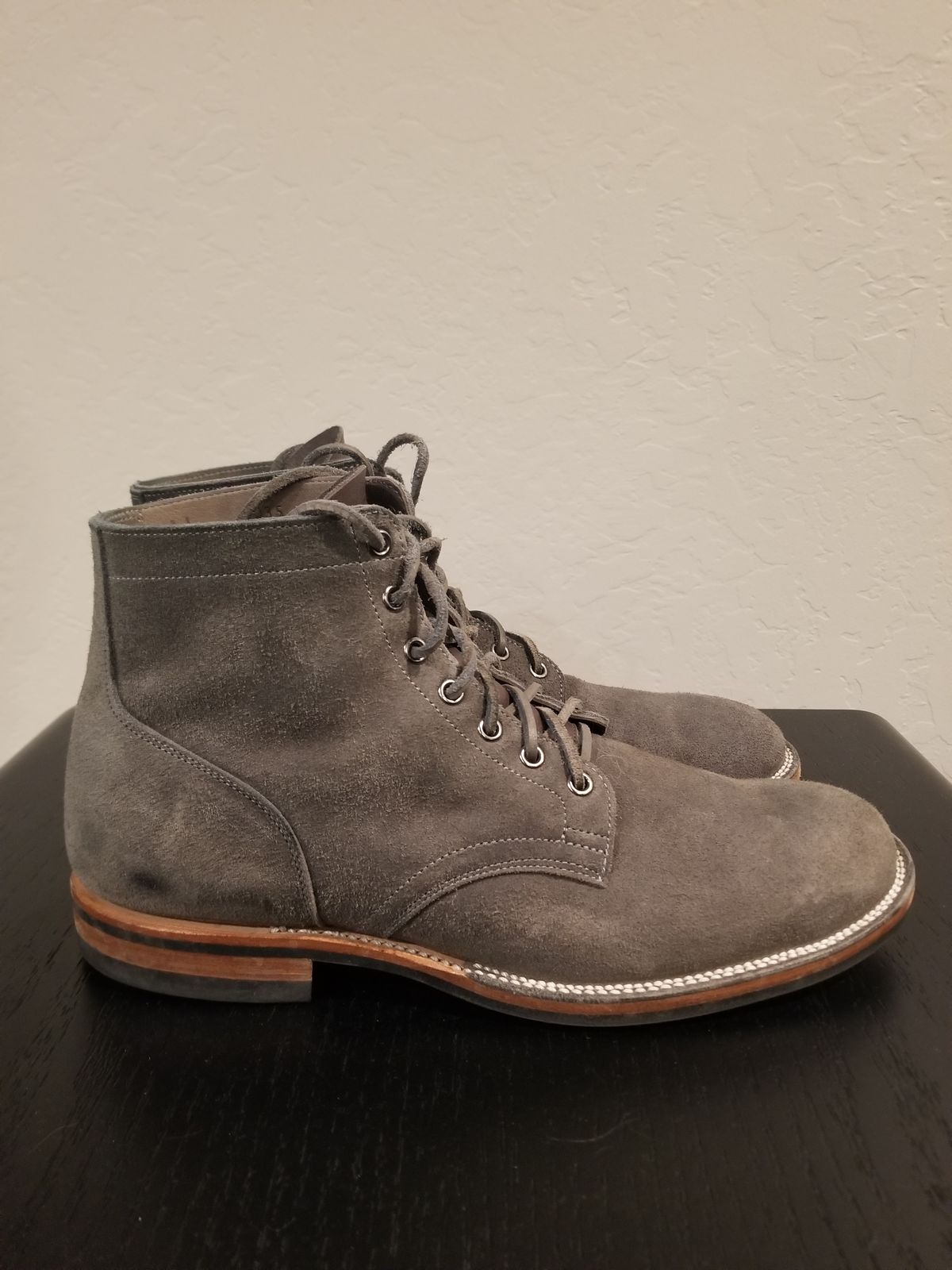 Photo by EzSteve on January 6, 2023 of the Viberg Service Boot in C.F. Stead Anthracite Waxed Roughout.