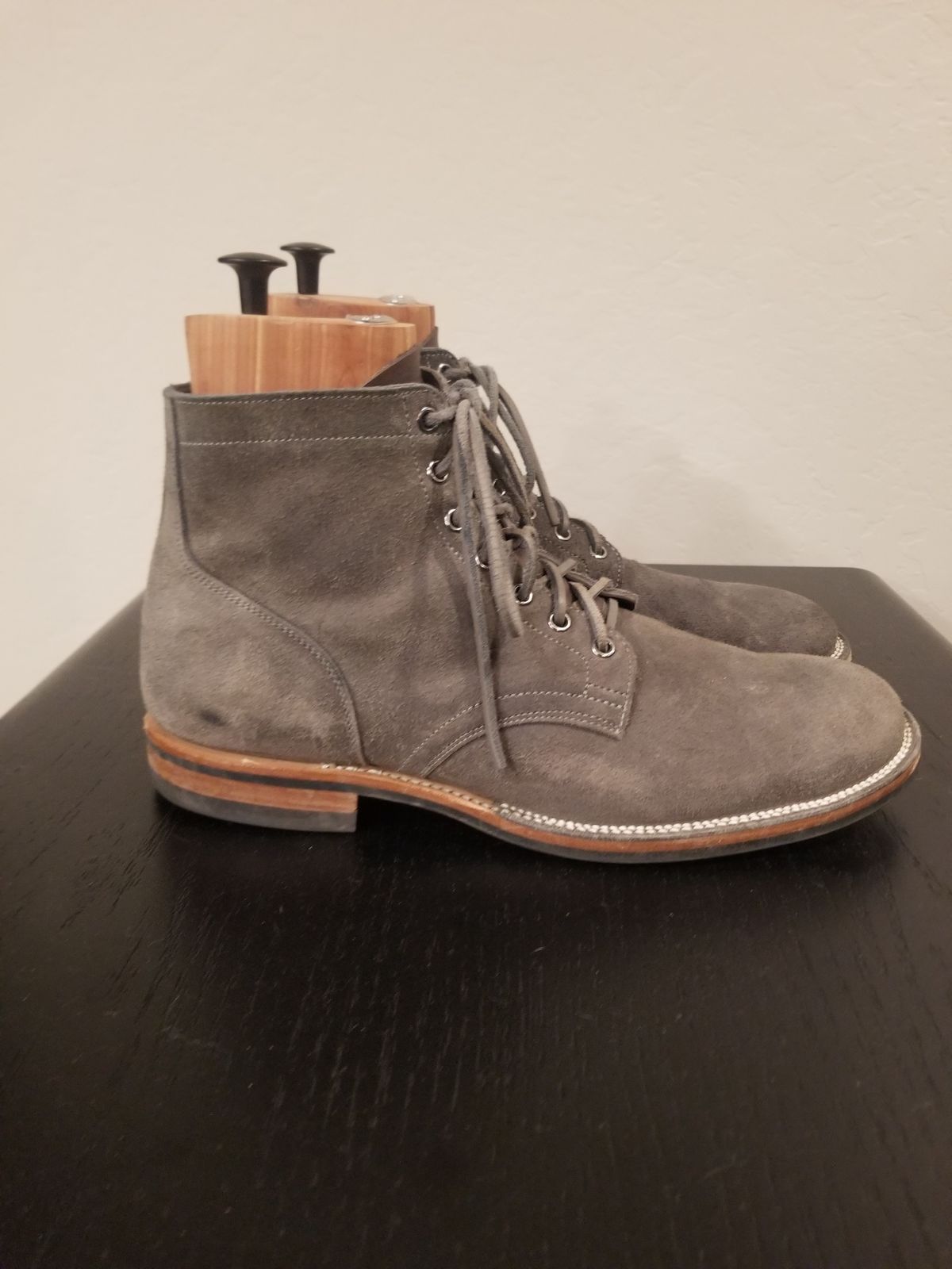 Photo by EzSteve on February 6, 2023 of the Viberg Service Boot in C.F. Stead Anthracite Waxed Roughout.