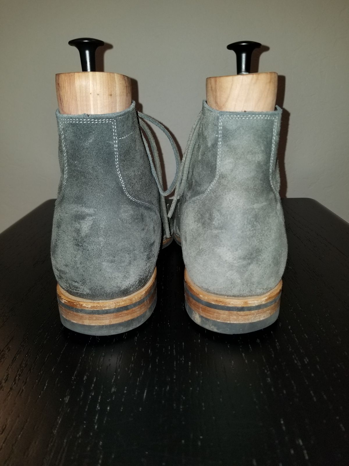 Photo by EzSteve on March 6, 2023 of the Viberg Service Boot in C.F. Stead Anthracite Waxed Roughout.