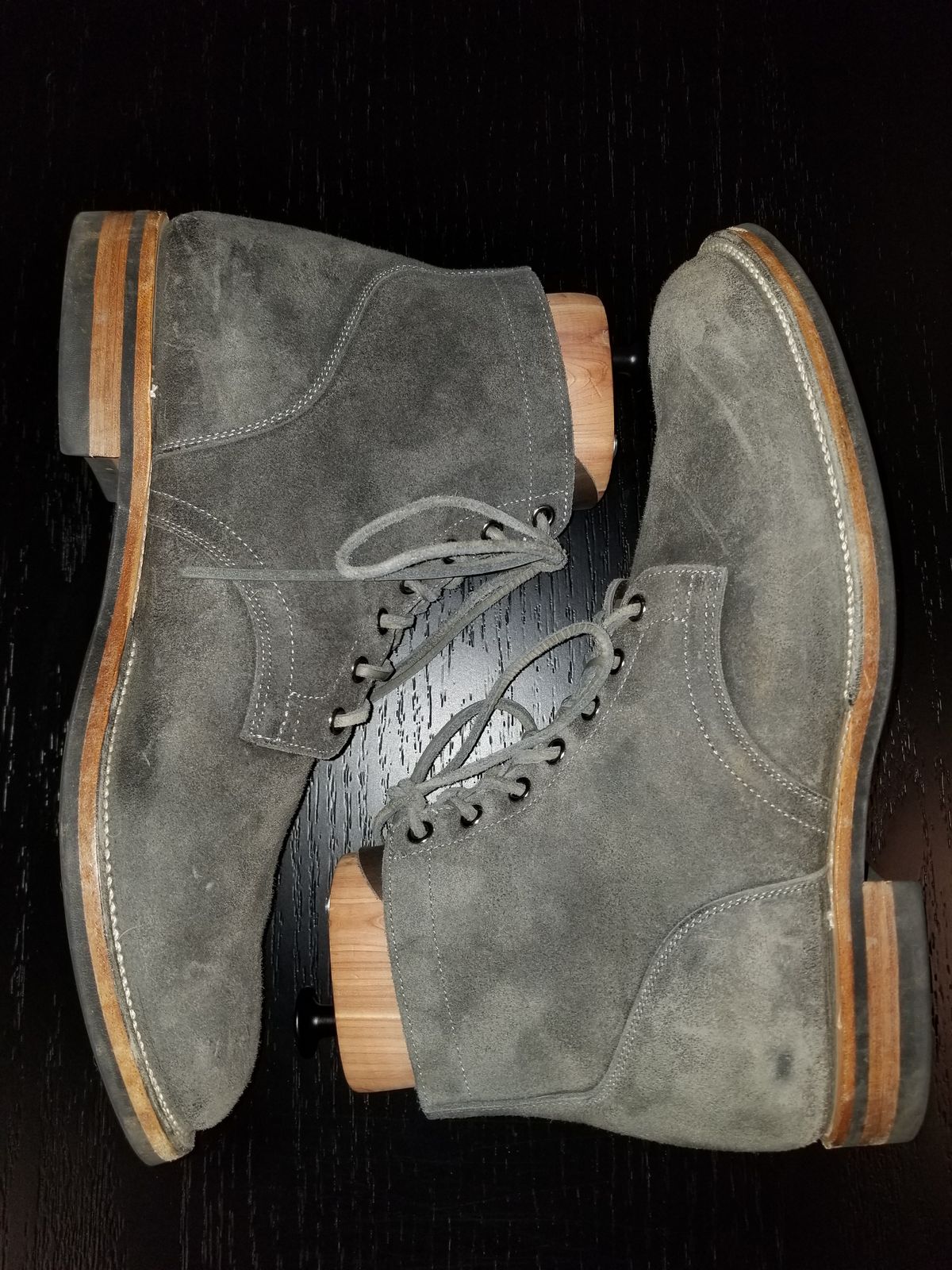 Photo by EzSteve on March 6, 2023 of the Viberg Service Boot in C.F. Stead Anthracite Waxed Roughout.