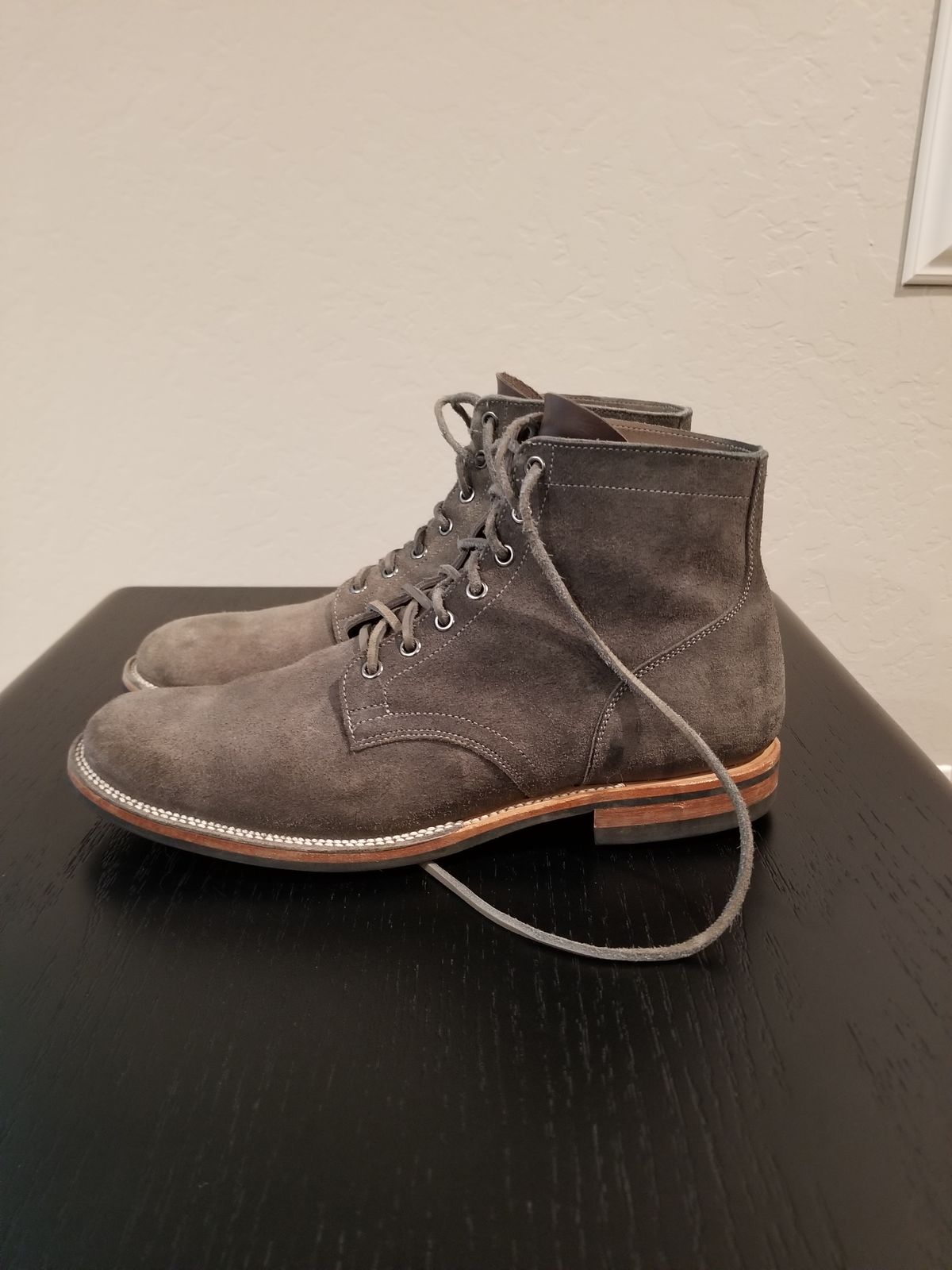 Photo by EzSteve on April 6, 2023 of the Viberg Service Boot in C.F. Stead Anthracite Waxed Roughout.