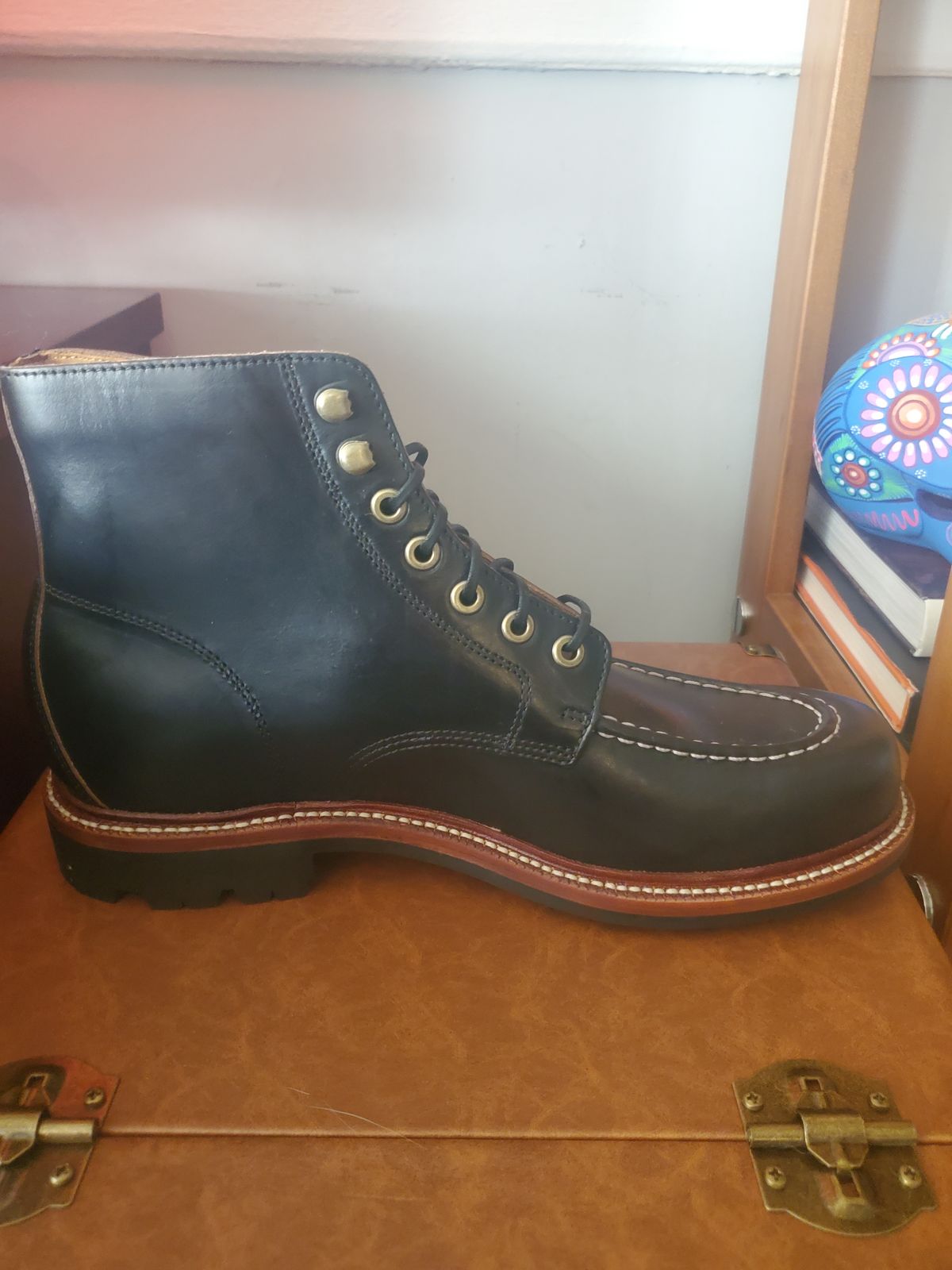 Photo by realoscarmayer on October 9, 2023 of the Grant Stone Brass Boot in Horween Black Chromexcel.