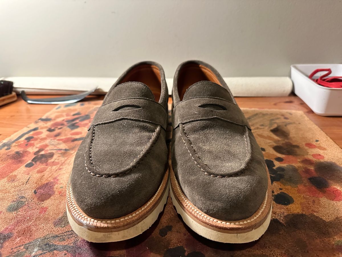 Photo by HaargusMcFargus on February 6, 2023 of the Grant Stone Traveler Penny in C.F. Stead Loden Janus Calf Suede.