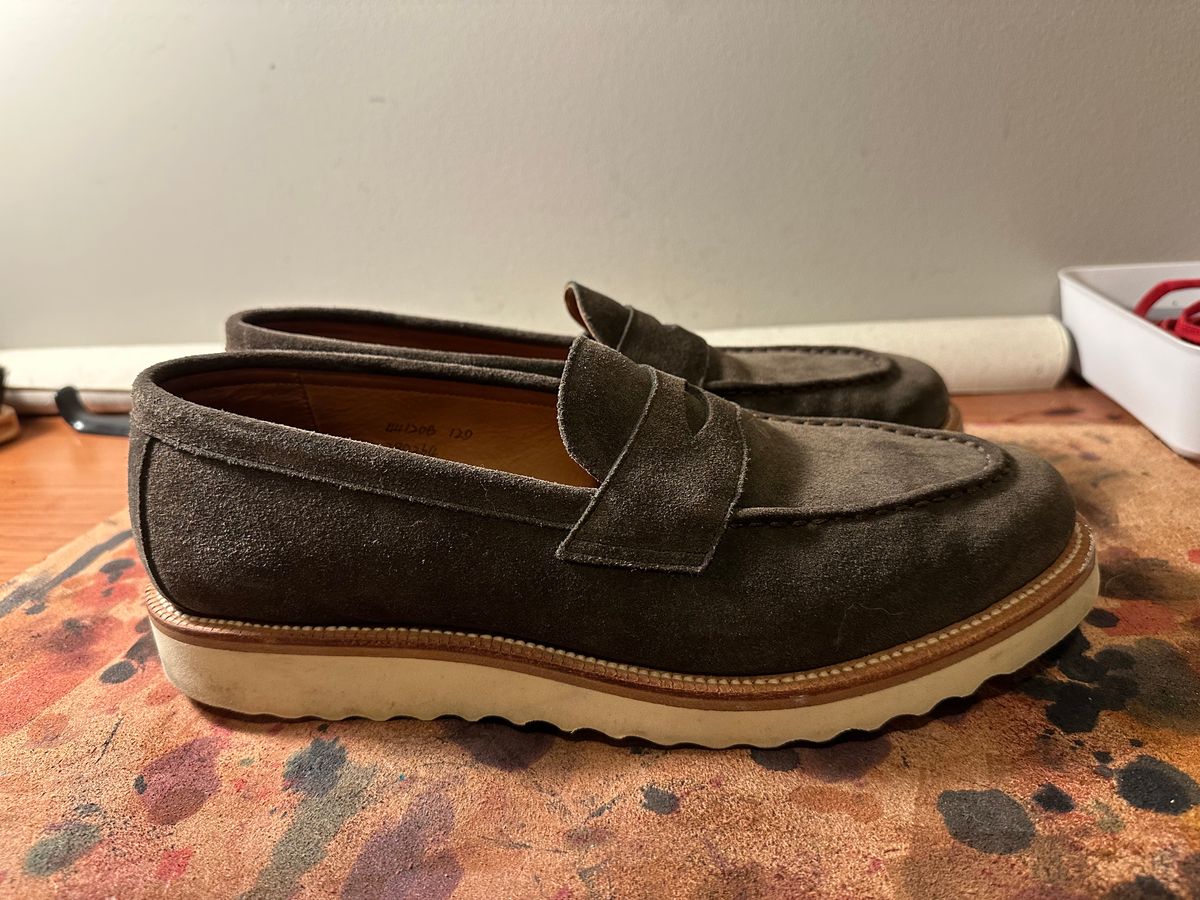 Photo by HaargusMcFargus on February 6, 2023 of the Grant Stone Traveler Penny in C.F. Stead Loden Janus Calf Suede.