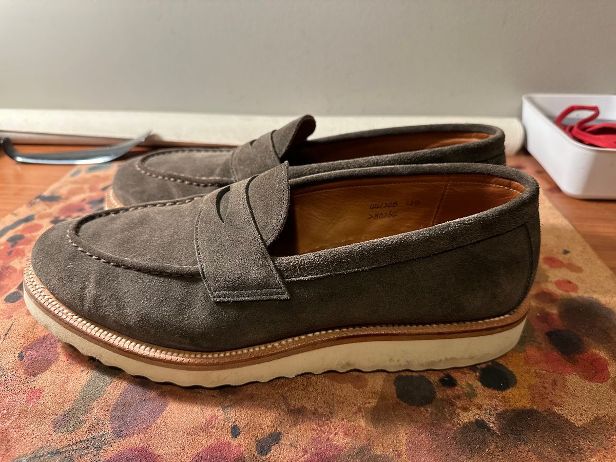 Photo by HaargusMcFargus on February 6, 2023 of the Grant Stone Traveler Penny in C.F. Stead Loden Janus Calf Suede.