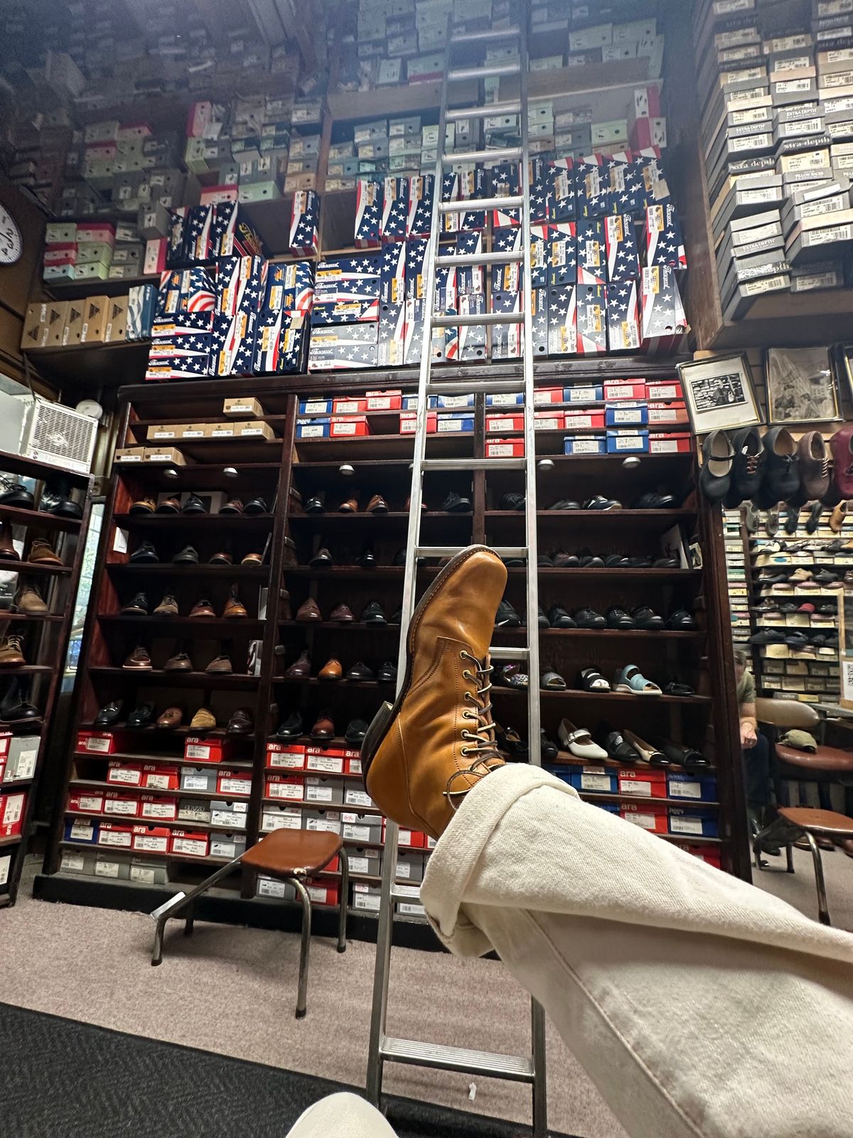 Photo by HaargusMcFargus on October 5, 2023 of the Sherman Boot Works Glanton in Maryam Natural TPR Horsebutt.