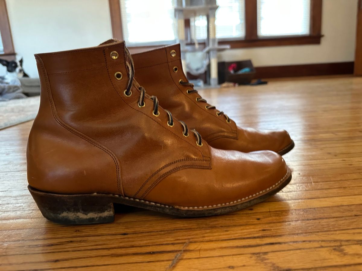 Photo by HaargusMcFargus on November 3, 2023 of the Sherman Boot Works Glanton in Maryam Natural TPR Horsebutt.