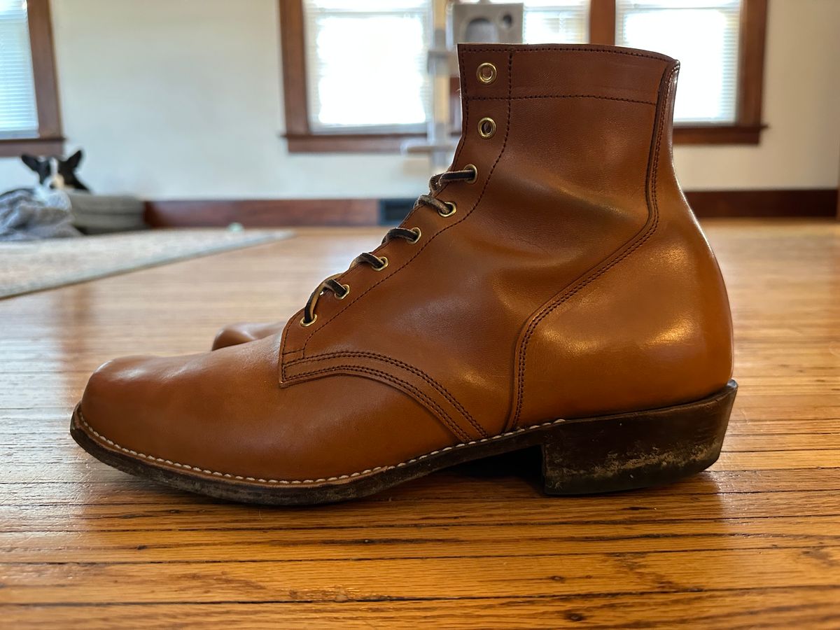 Photo by HaargusMcFargus on November 3, 2023 of the Sherman Boot Works Glanton in Maryam Natural TPR Horsebutt.
