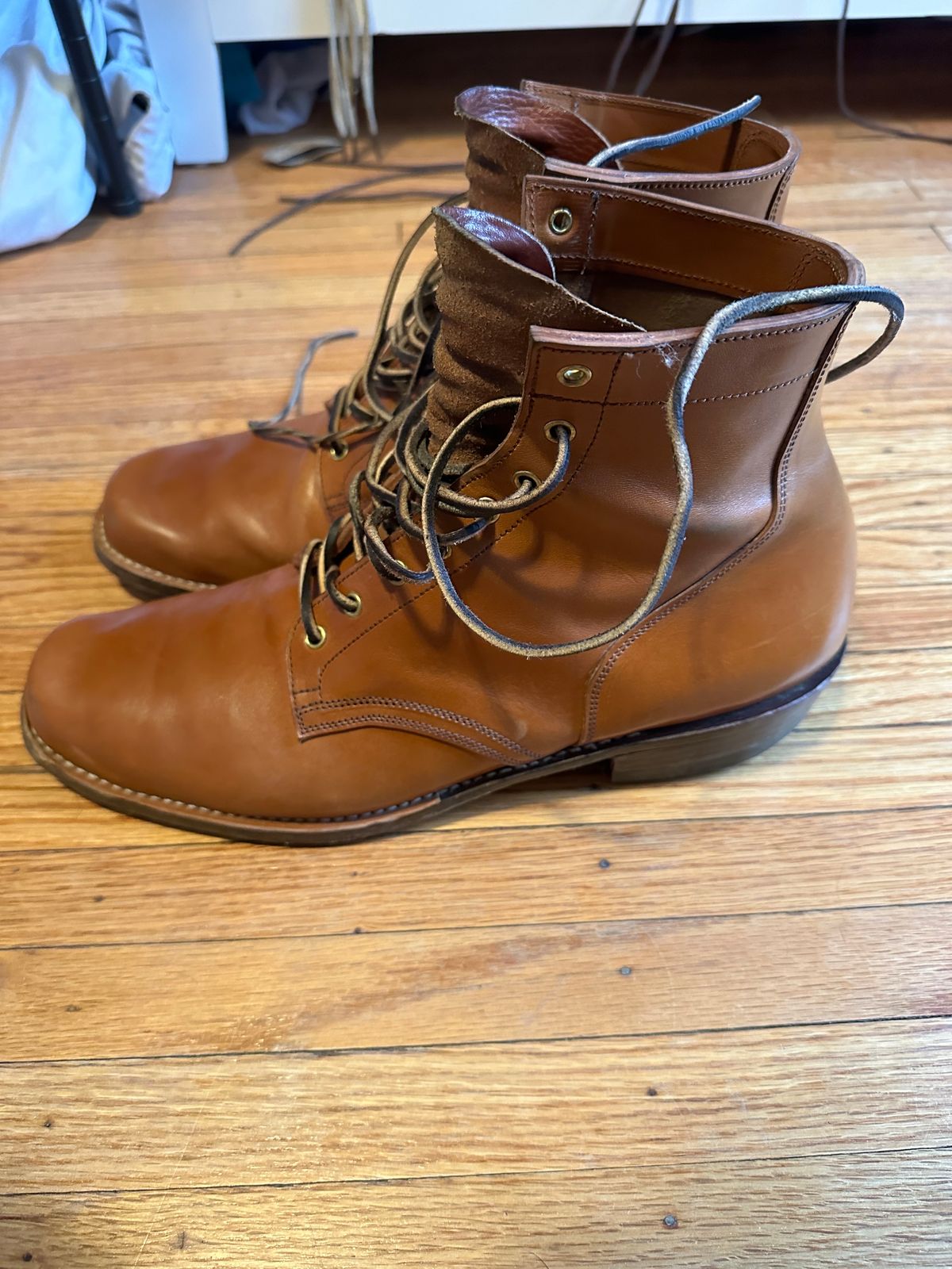 Photo by HaargusMcFargus on January 5, 2024 of the Sherman Boot Works Glanton in Maryam Natural TPR Horsebutt.