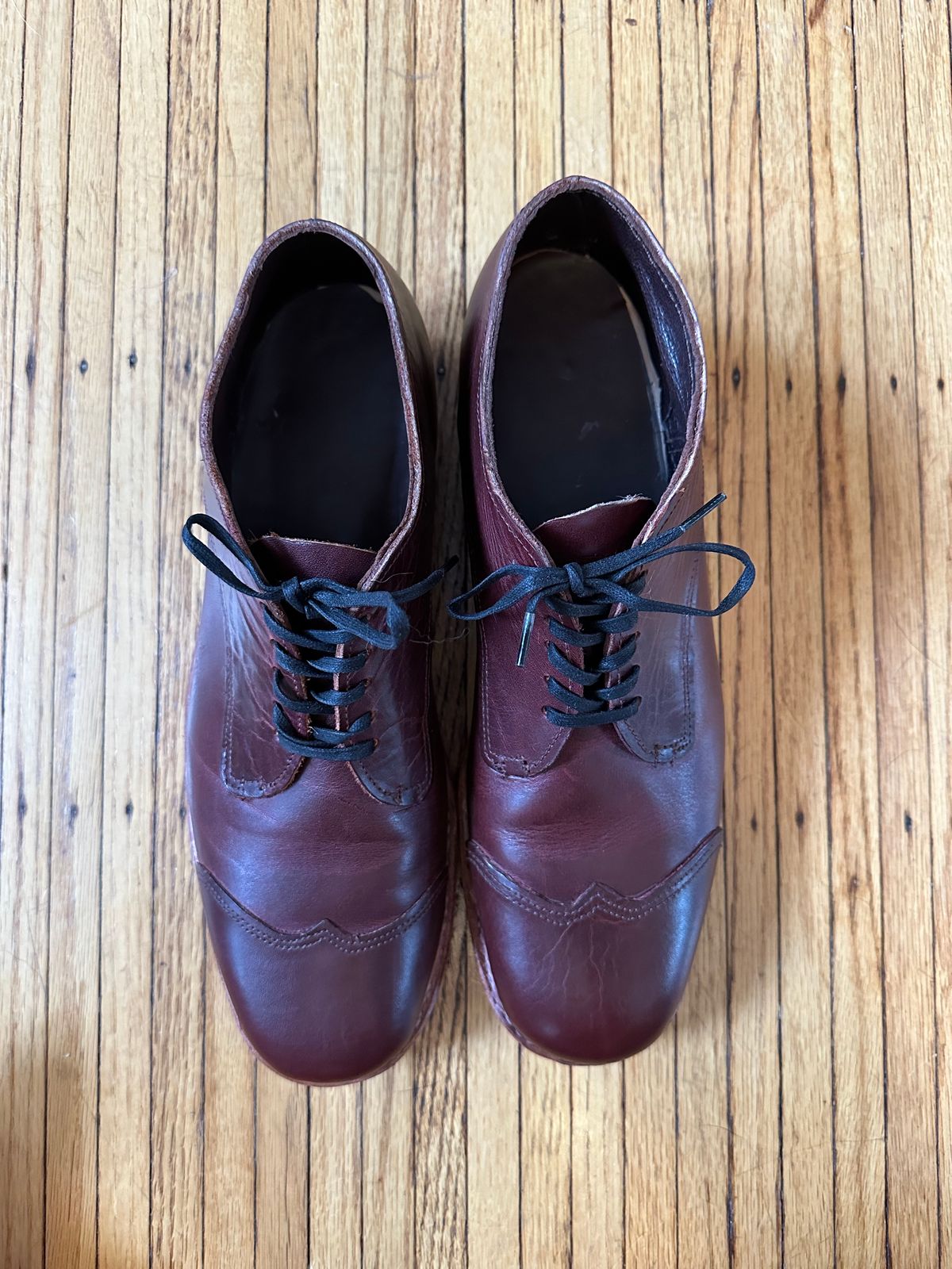 Photo by HaargusMcFargus on October 1, 2024 of the Harrison Elliott Footwear Custom Model in Acadia Leather - America - Red.