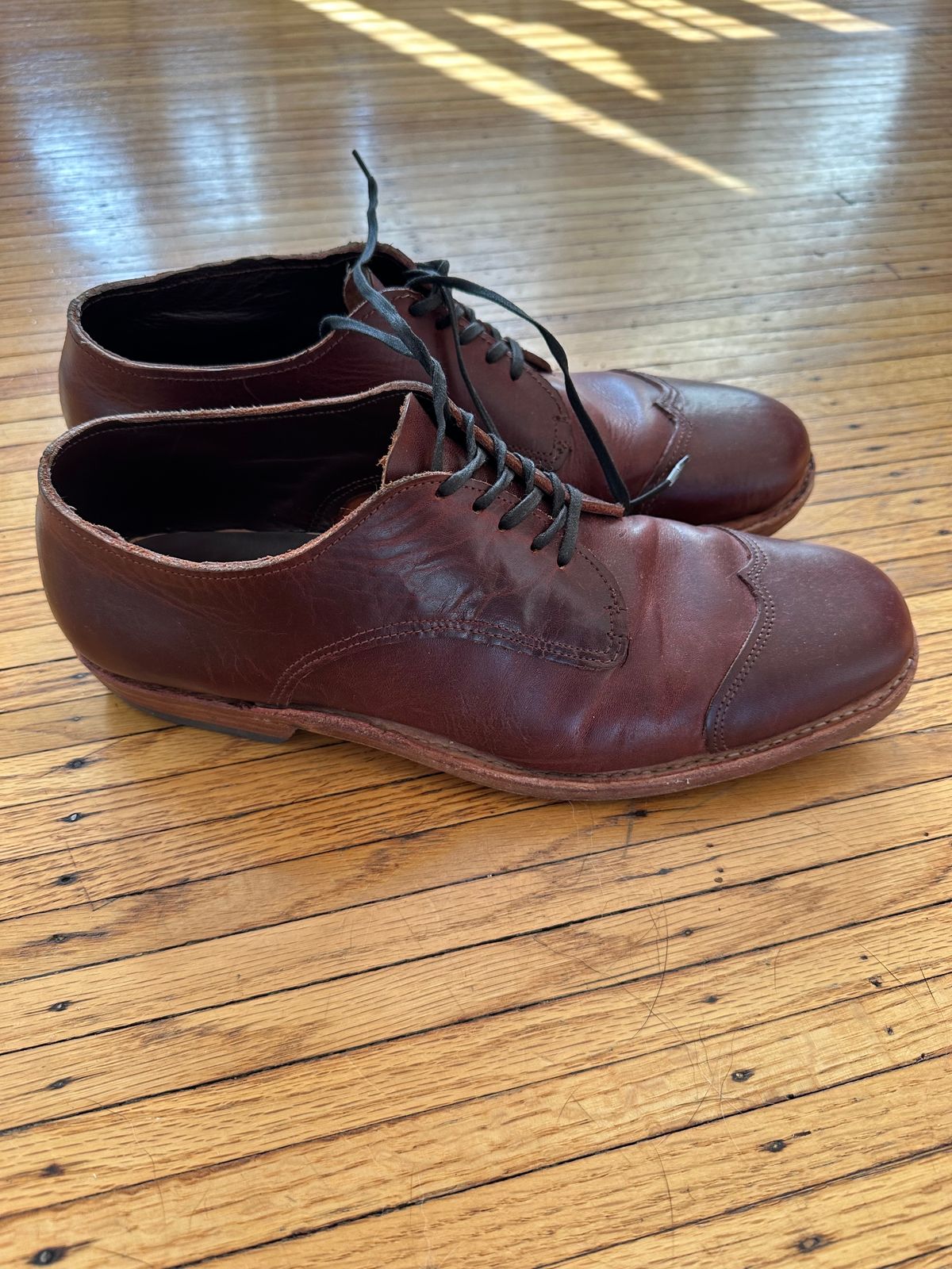 Photo by HaargusMcFargus on November 5, 2024 of the Harrison Elliott Footwear Custom Model in Acadia Leather - America - Red.