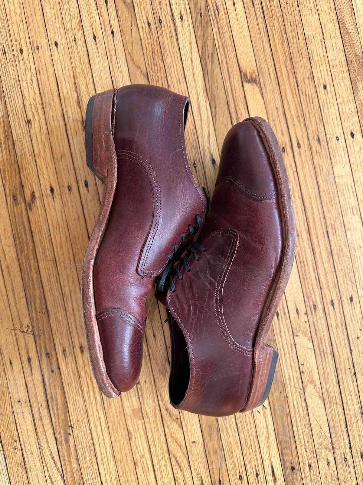 Photo by HaargusMcFargus on November 5, 2024 of the Harrison Elliott Footwear Custom Model in Acadia Leather - America - Red.