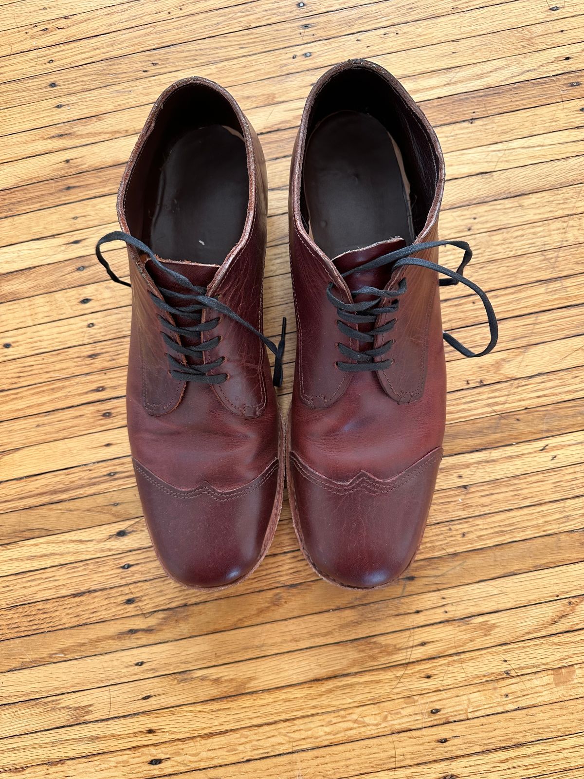 Photo by HaargusMcFargus on November 5, 2024 of the Harrison Elliott Footwear Custom Model in Acadia Leather - America - Red.
