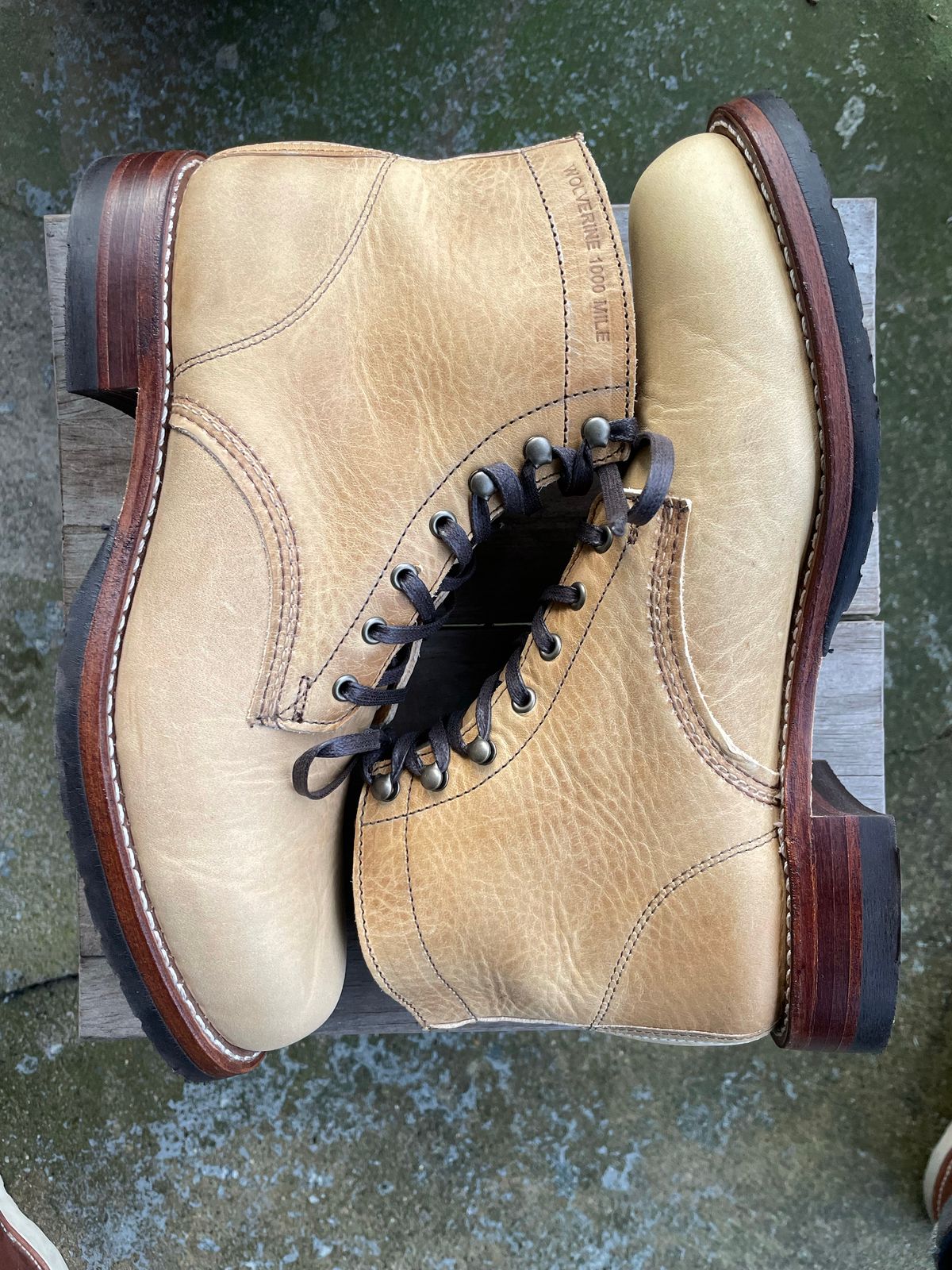 Photo by Bob_Loblaw on October 5, 2022 of the Wolverine 1000 Mile Plain-Toe Boot in Horween Olive Tanned.
