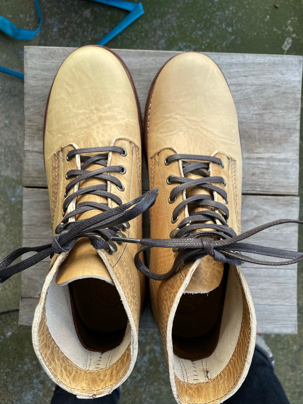 Photo by Bob_Loblaw on October 5, 2022 of the Wolverine 1000 Mile Plain-Toe Boot in Horween Olive Tanned.