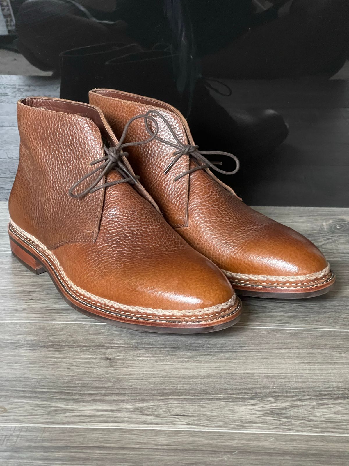 Photo by ifticar2 on October 2, 2022 of the Blkbrd Shoemaker Fenrir Chukka Boot in Unlisted Leather.
