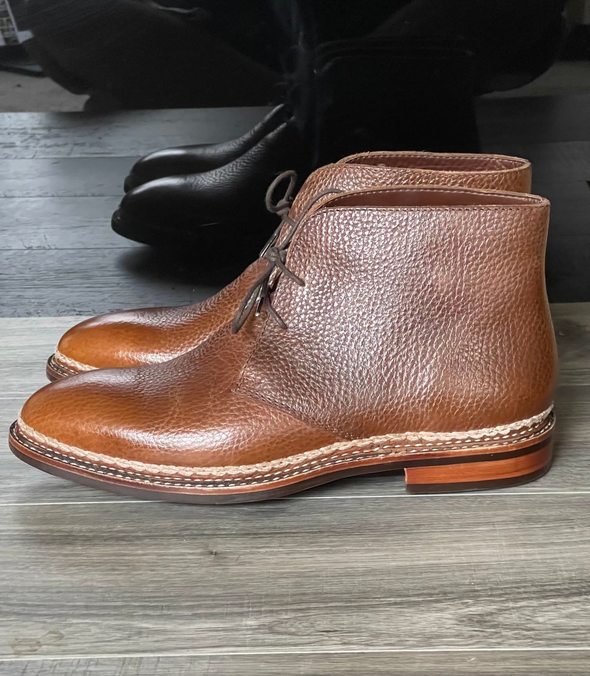 Photo by ifticar2 on October 2, 2022 of the Blkbrd Shoemaker Fenrir Chukka Boot in Unlisted Leather.